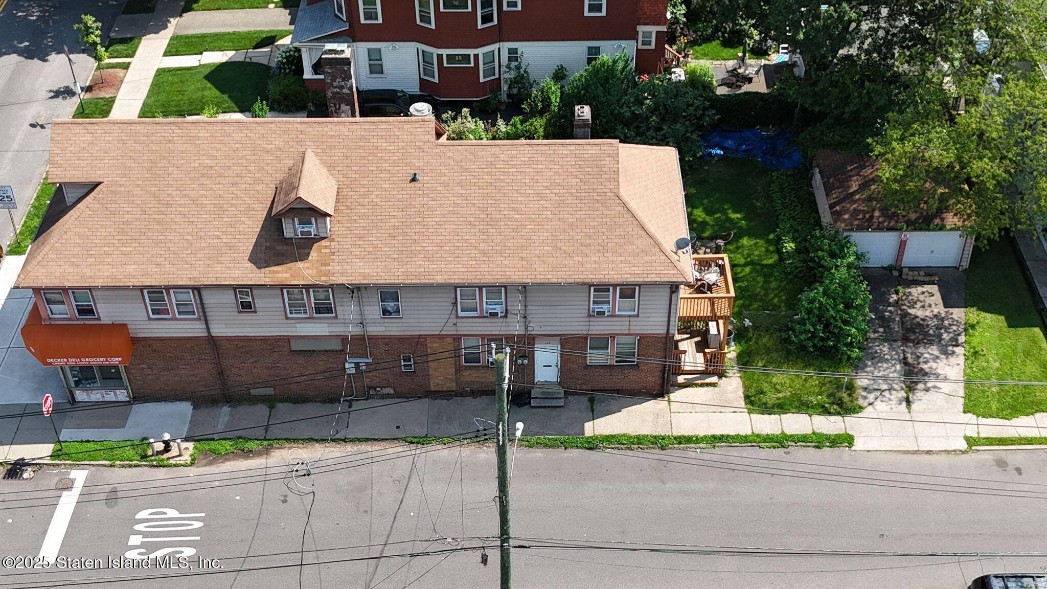 Staten Island, NY 10302,163 Decker AVE