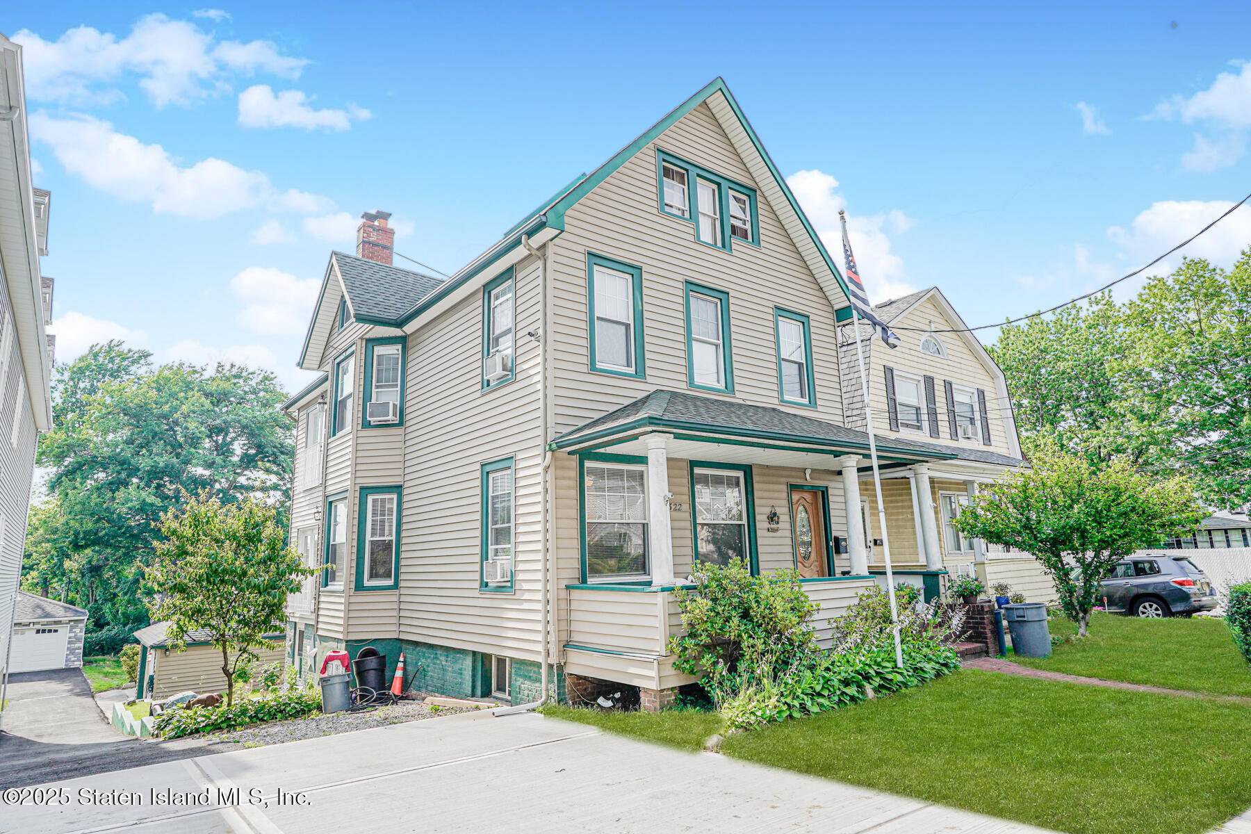 Staten Island, NY 10302,322 Jewett AVE