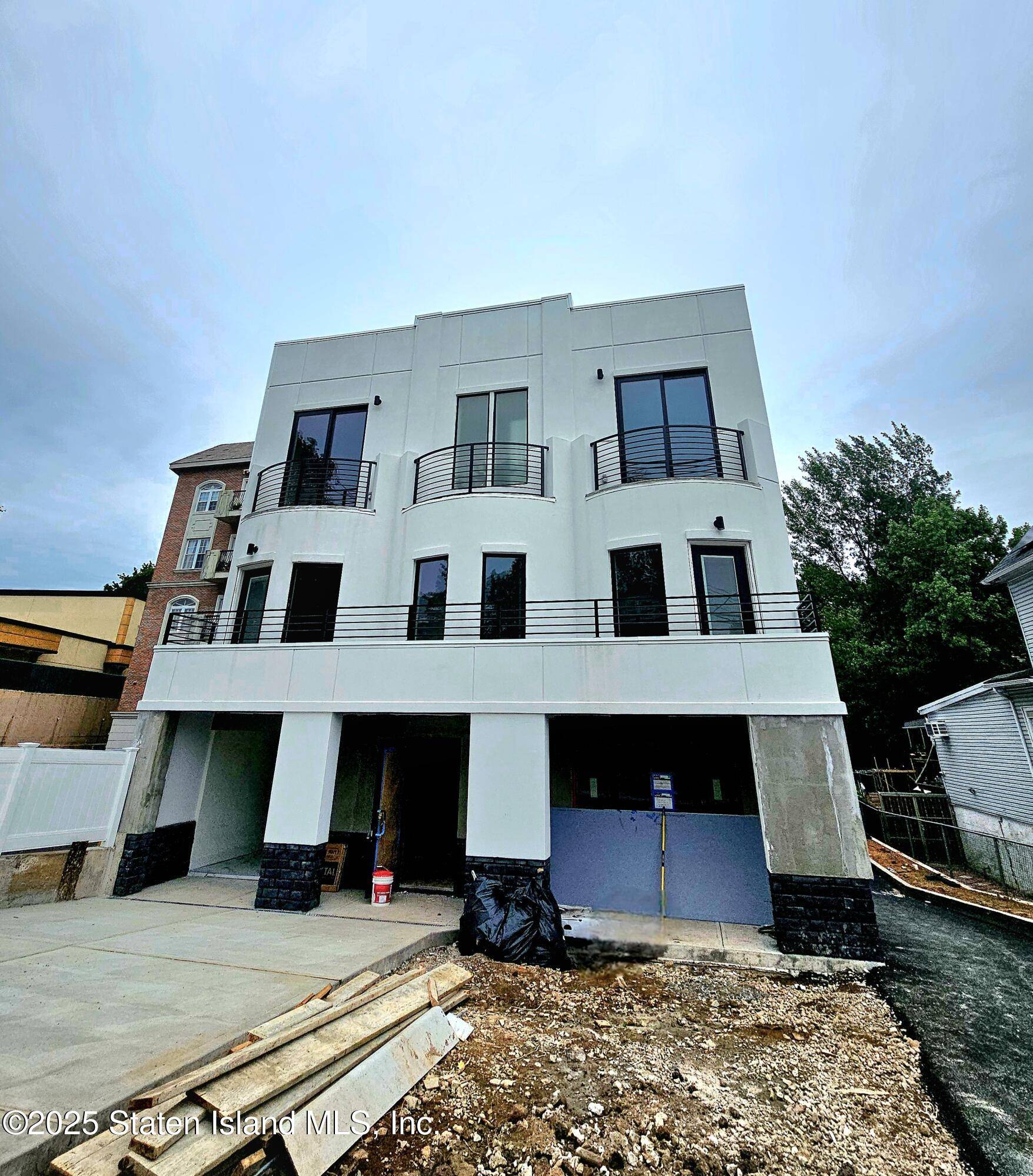 Staten Island, NY 10308,3865 Amboy RD #2c