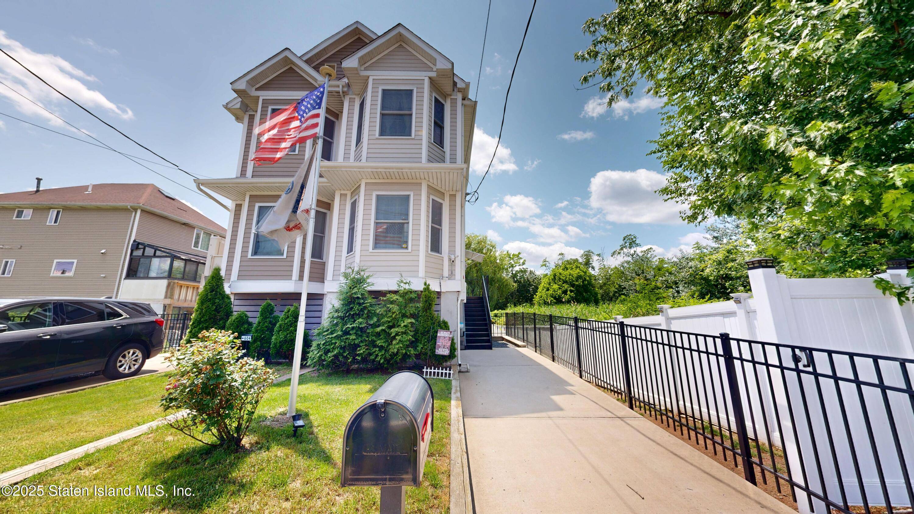 Staten Island, NY 10305,602 Seaview AVE