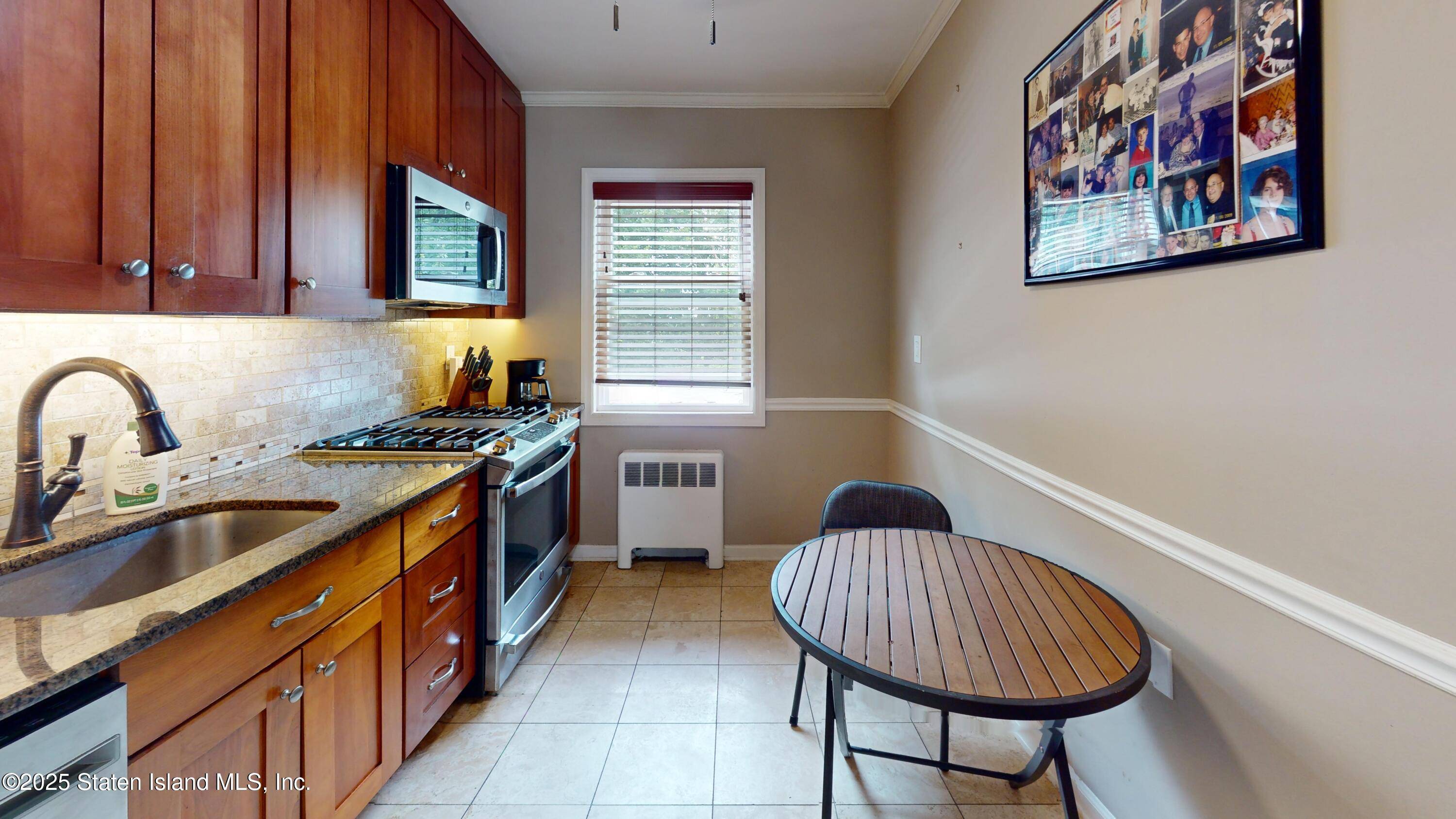 Staten Island, NY 10301,159 Arlo RD #A