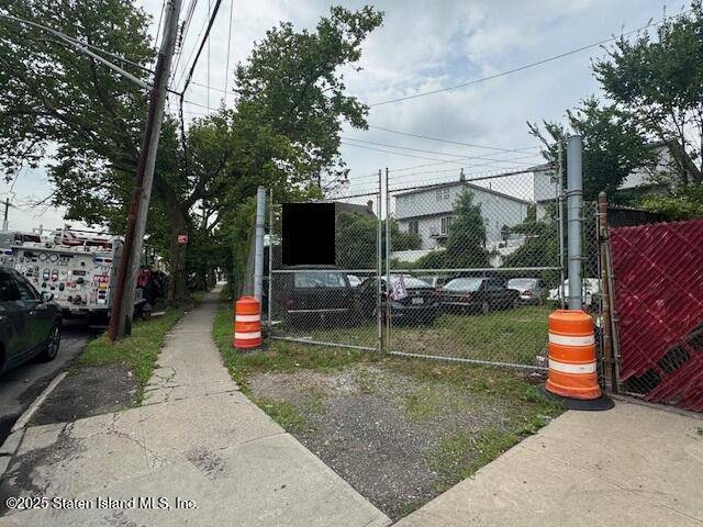 Staten Island, NY 10314,1406 Richmond Ave