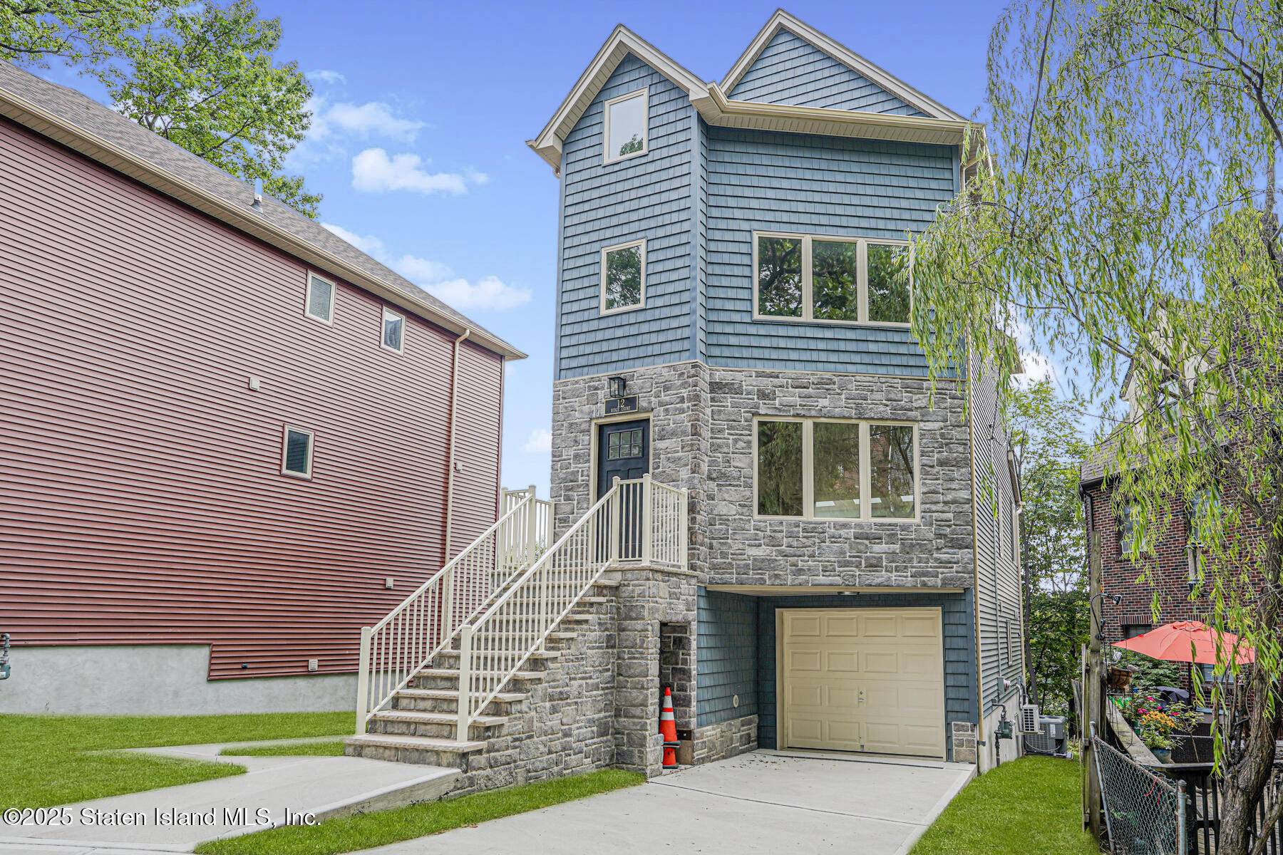 Staten Island, NY 10304,12 Ridge CT