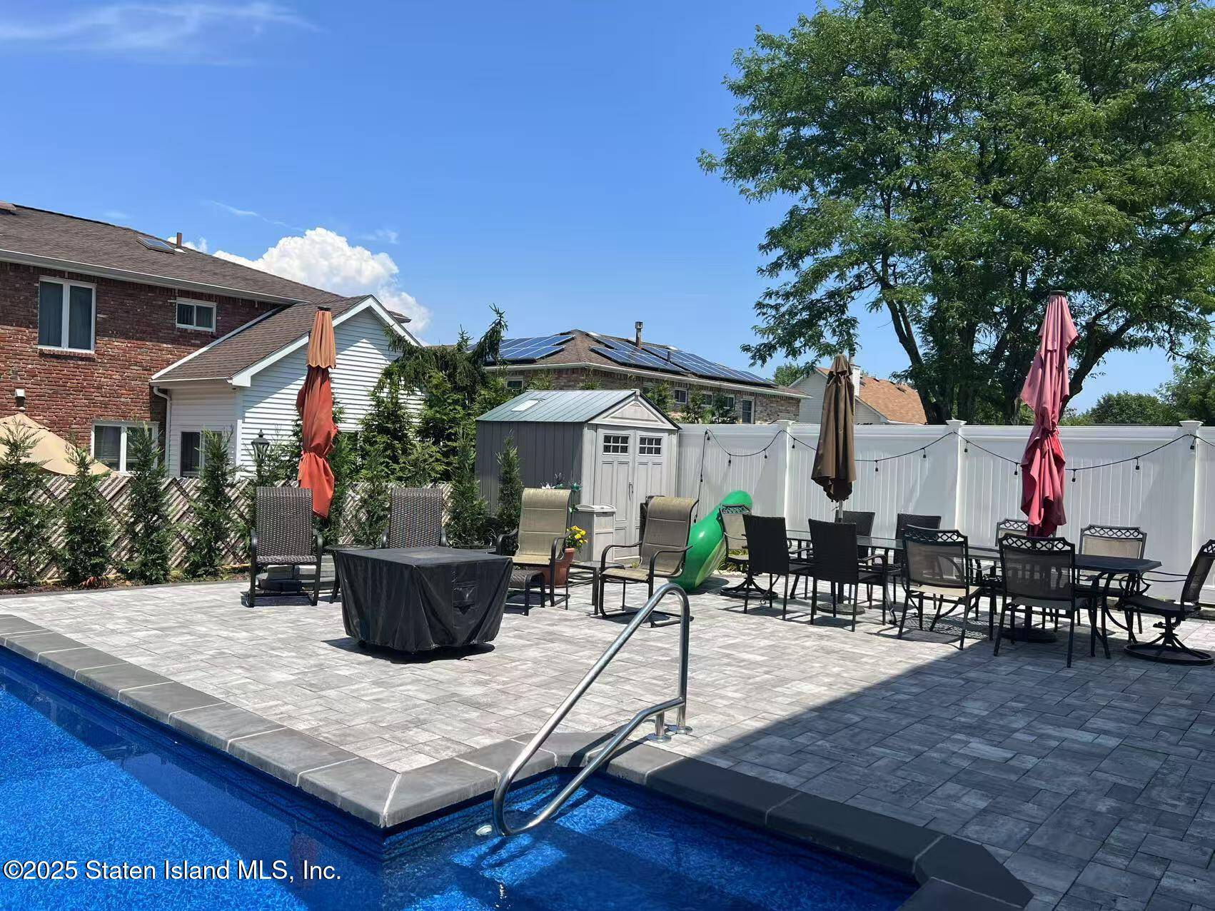 Staten Island, NY 10312,595 Sheldon AVE