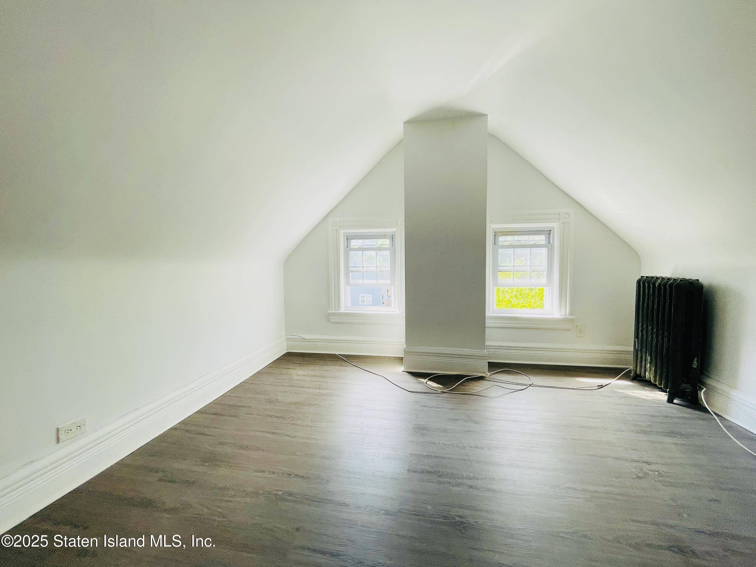 Staten Island, NY 10304,330 Van Duzer ST