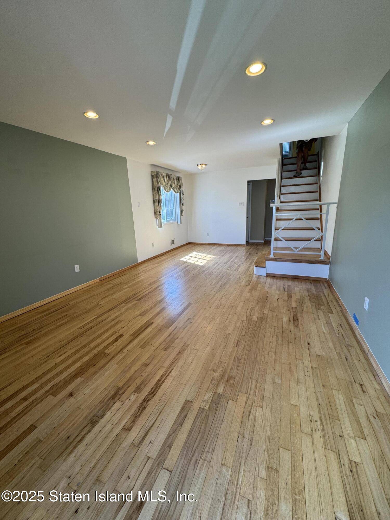 Staten Island, NY 10312,35 Dierauf ST