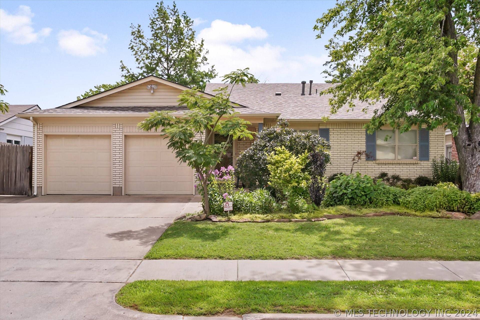 Tulsa, OK 74128,1807 S 119th East Place