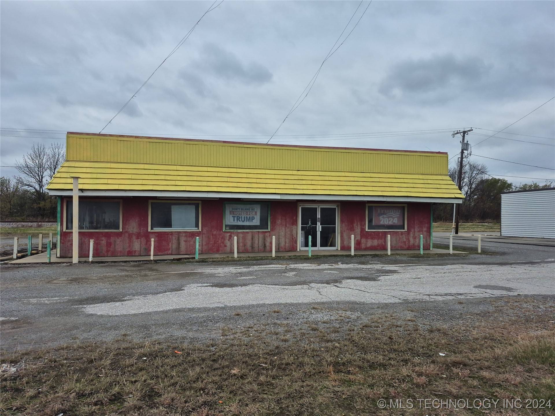 Chouteau, OK 74337,325 S Chouteau AVE