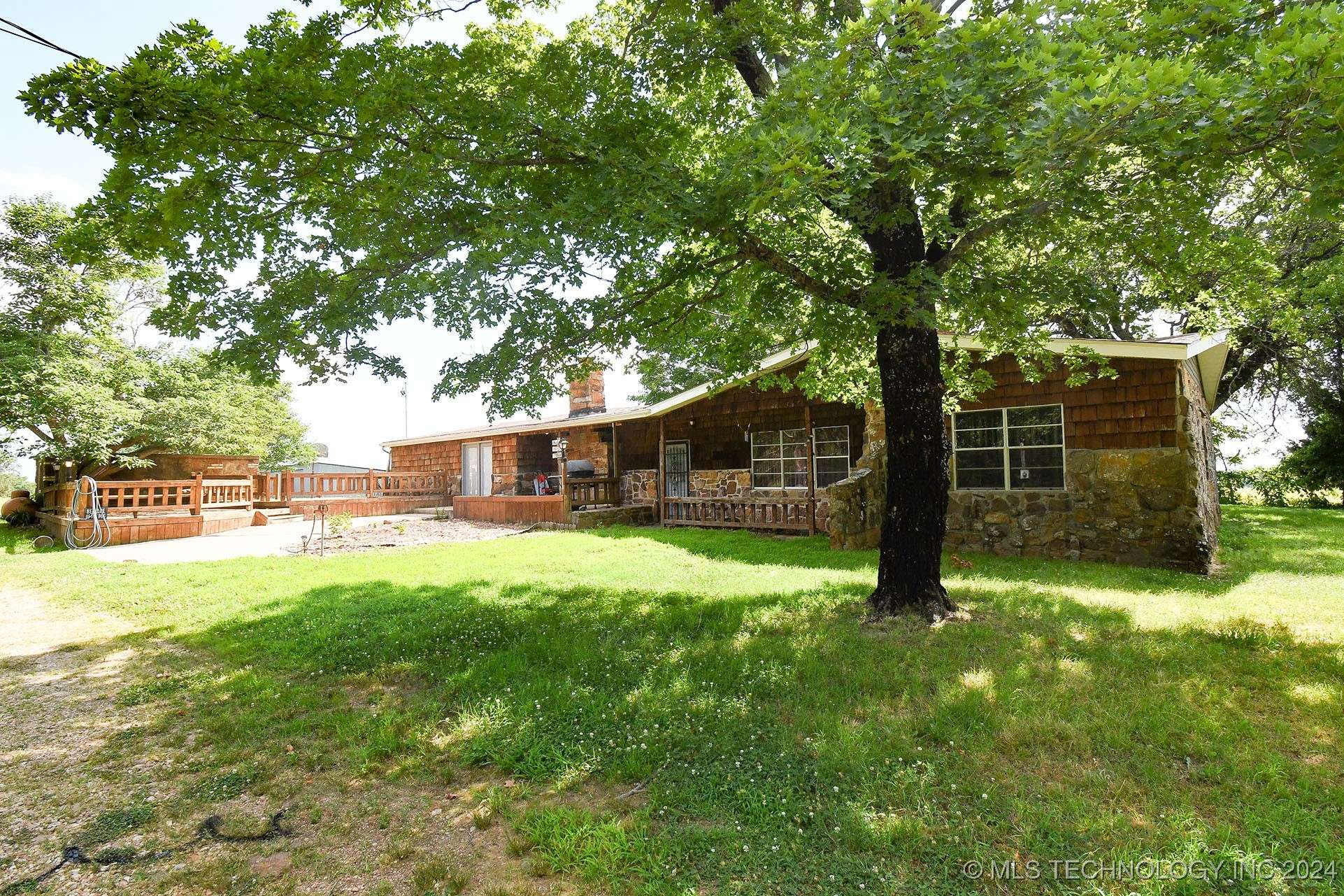 Vian, OK 74962,452428 E 970 RD