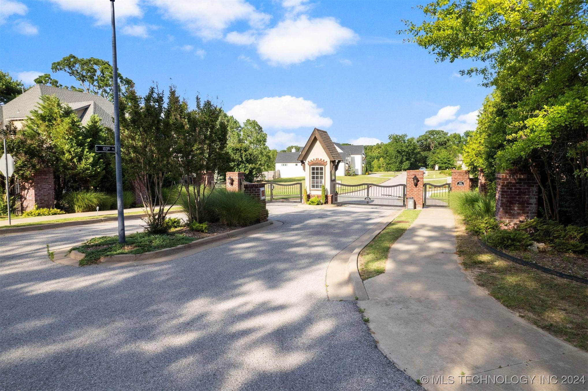 Tulsa, OK 74137,3829 E 103rd PL