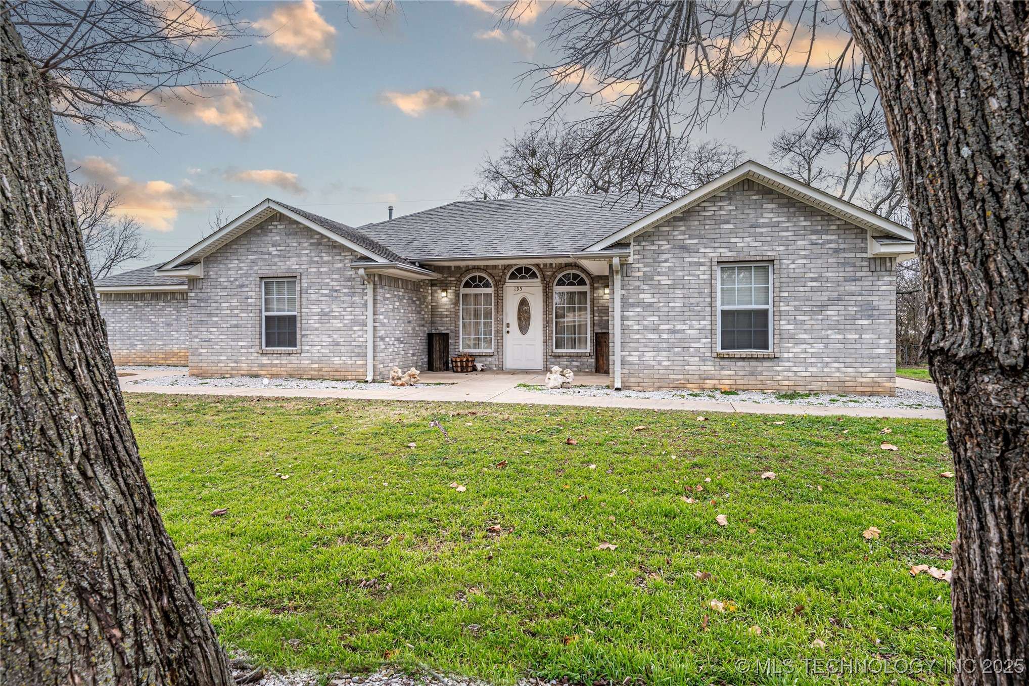 Lone Grove, OK 73443,195 Gooseberry ST