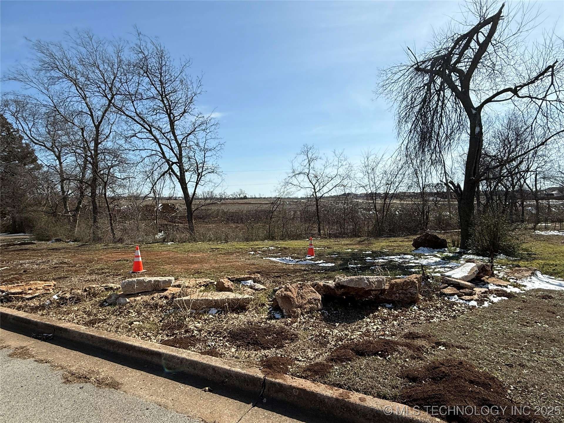Sand Springs, OK 74063,320 W 49th CT