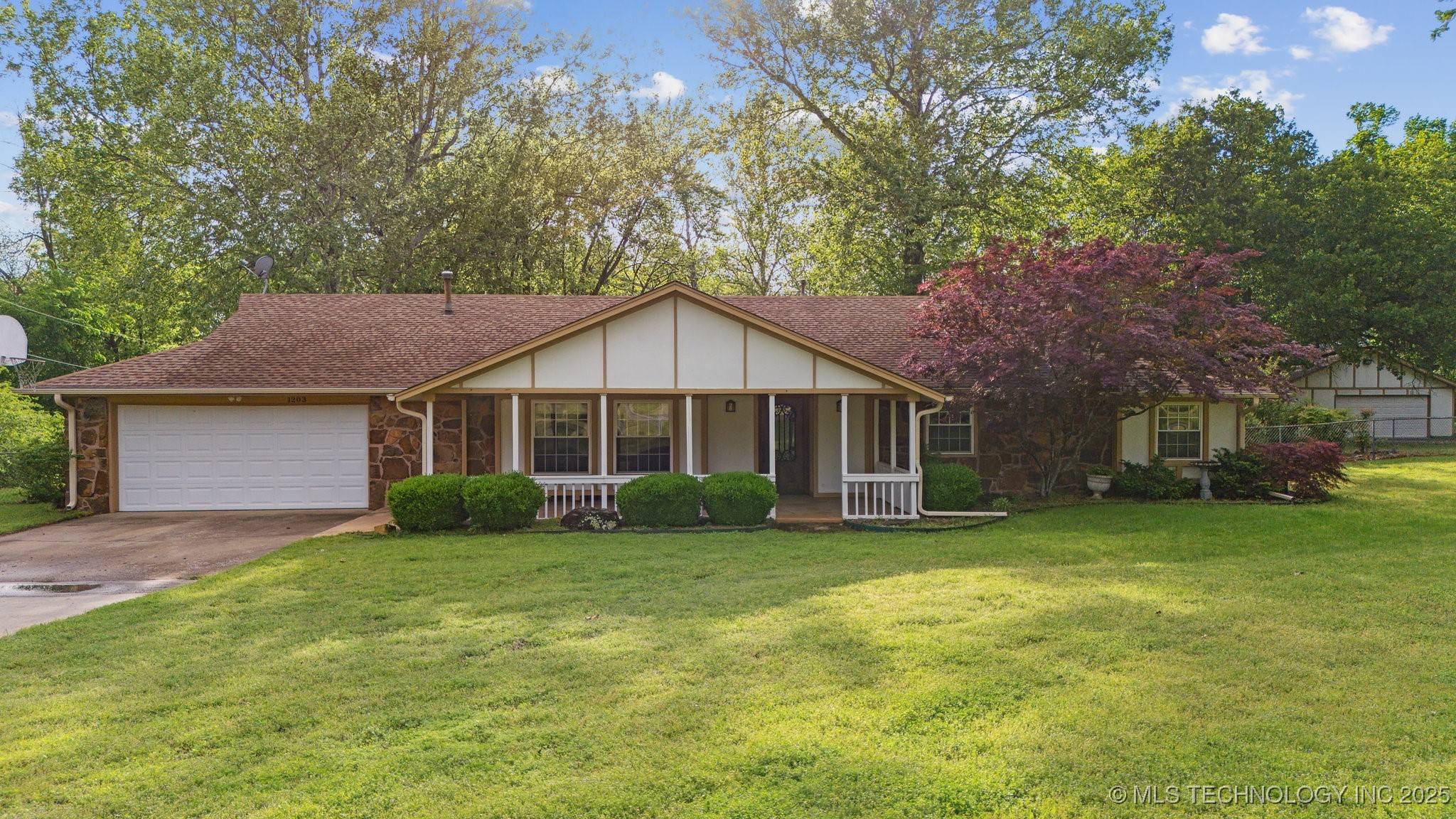 Chouteau, OK 74337,1203 Kiowa N