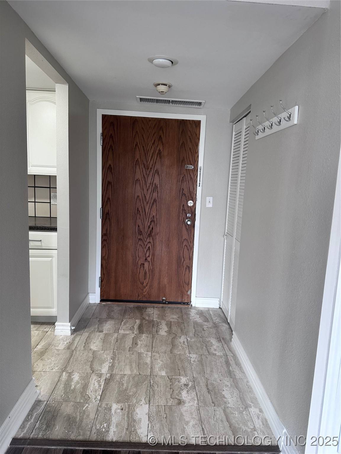 Tulsa, OK 74119,410 W 7th ST #727