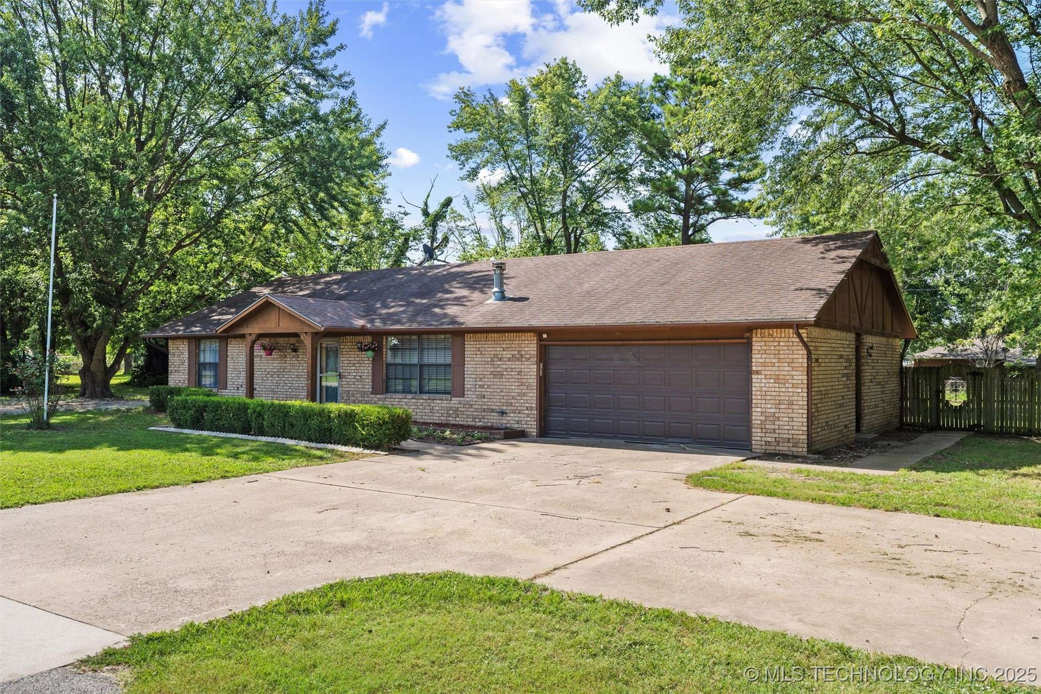 Skiatook, OK 74070,619 W 4th ST