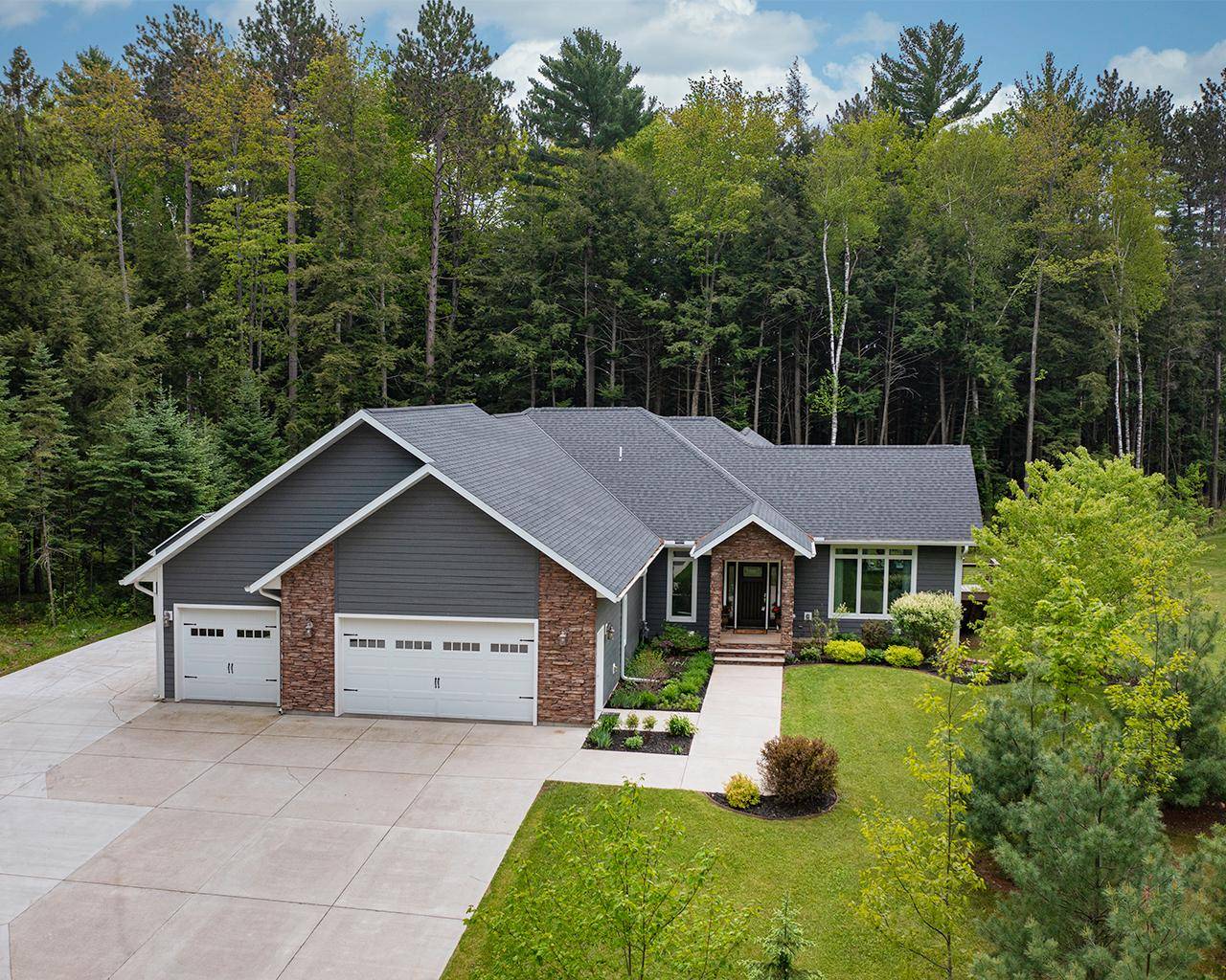 Rhinelander, WI 54501,260 TIMBER HEIGHTS DR