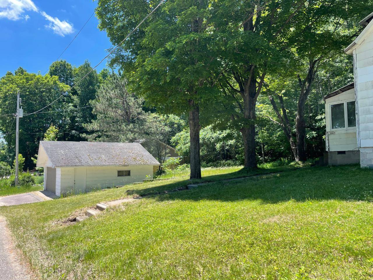 Laona, WI 54541,5107 W SILVER LAKE RD