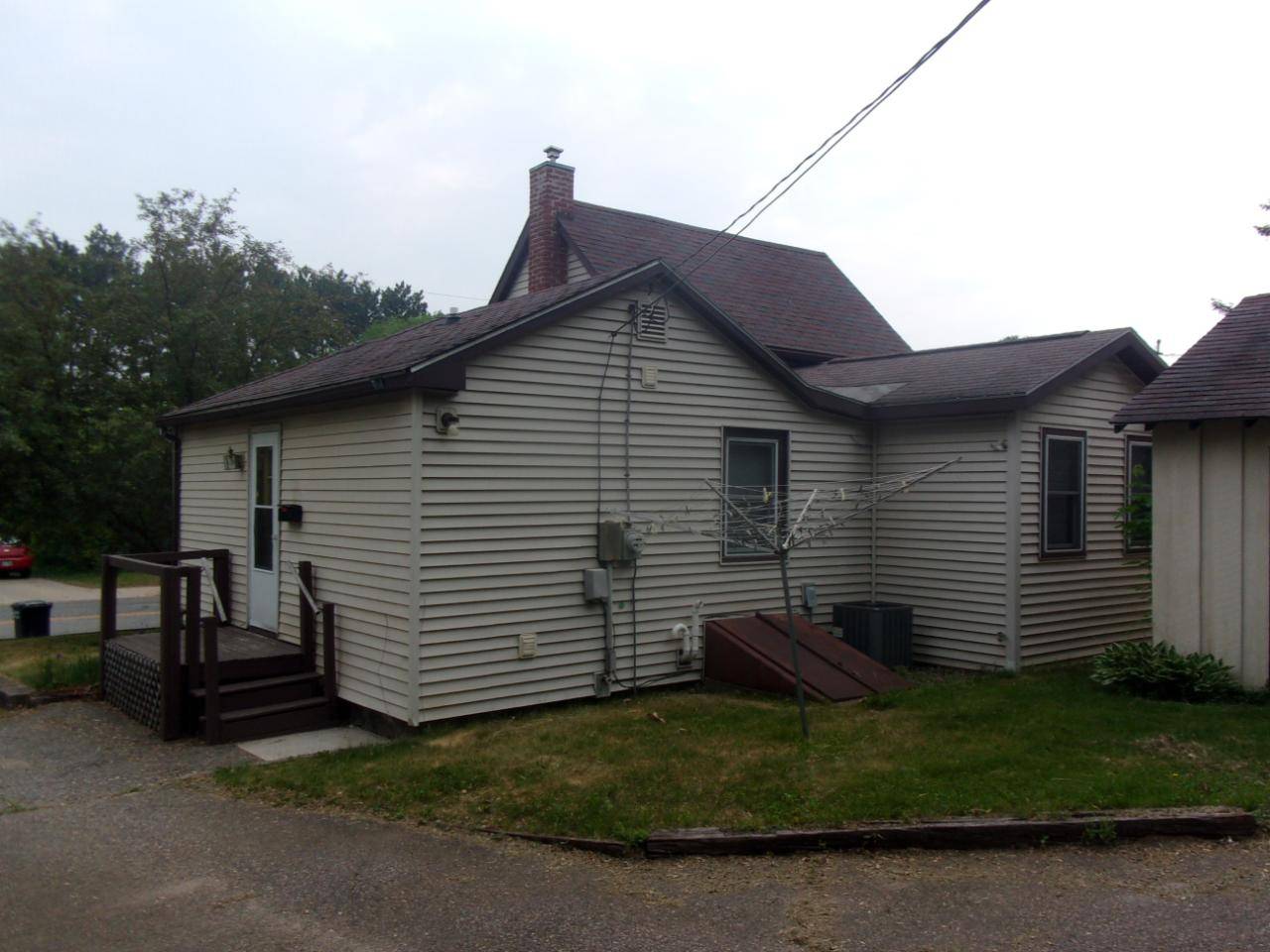 Rhinelander, WI 54501,909 RIVER ST