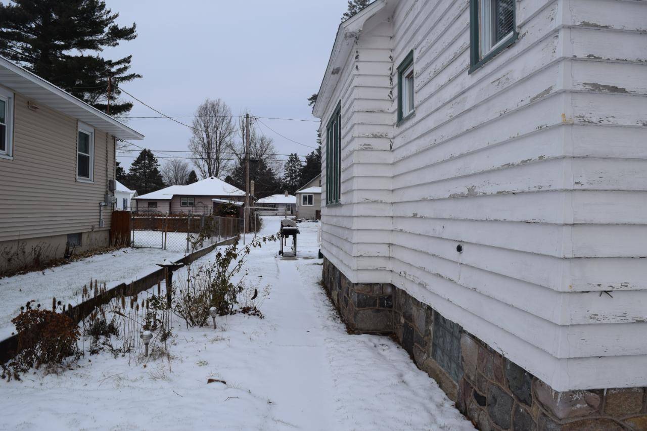 Rhinelander, WI 54501,727 THAYER ST
