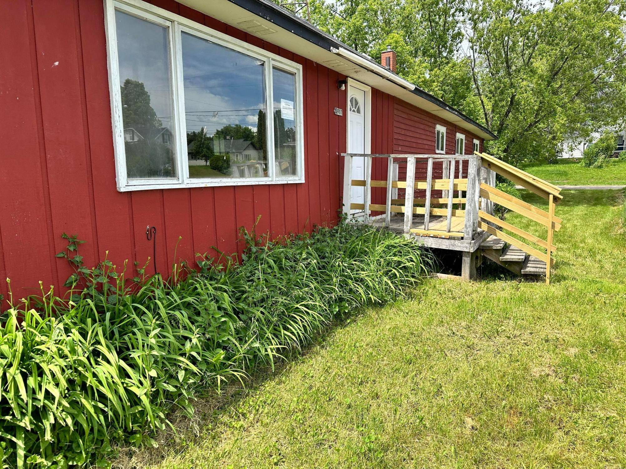 Laona, WI 54541,4907 FIRST ST