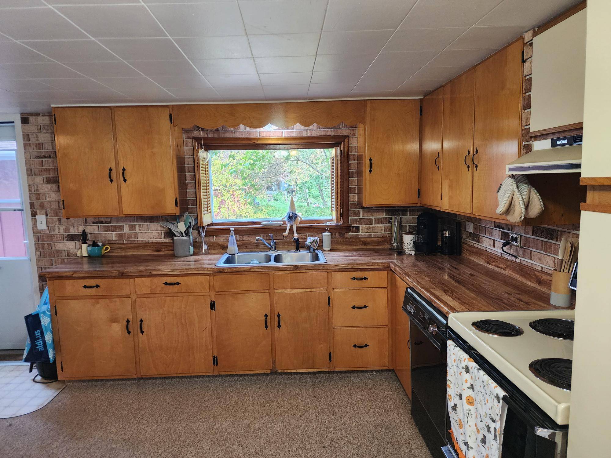 Crandon, WI 54520,708 CENTRAL AVE N