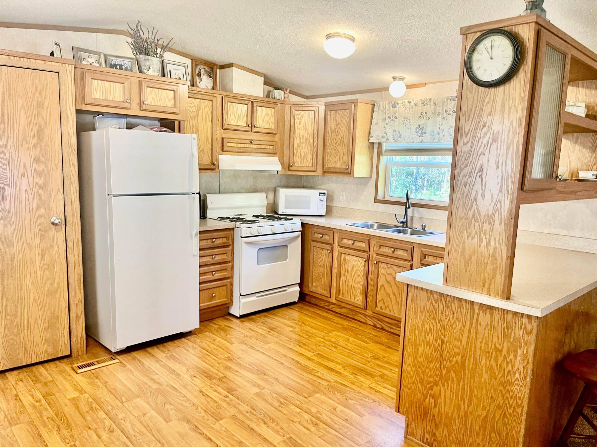 Townsend, WI 54175,17679 BUNTING LN