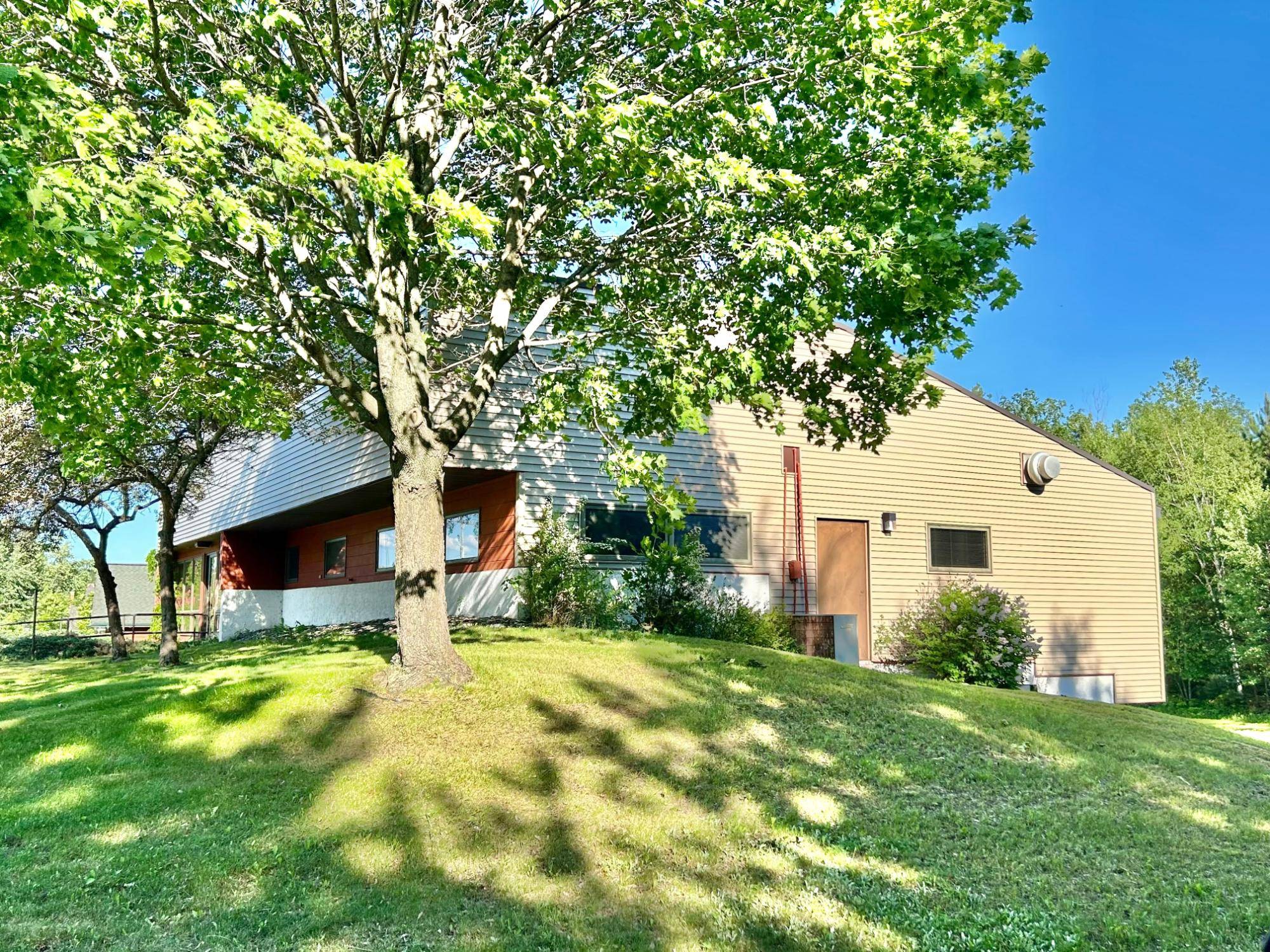 Crandon, WI 54520,207 W PIONEER ST