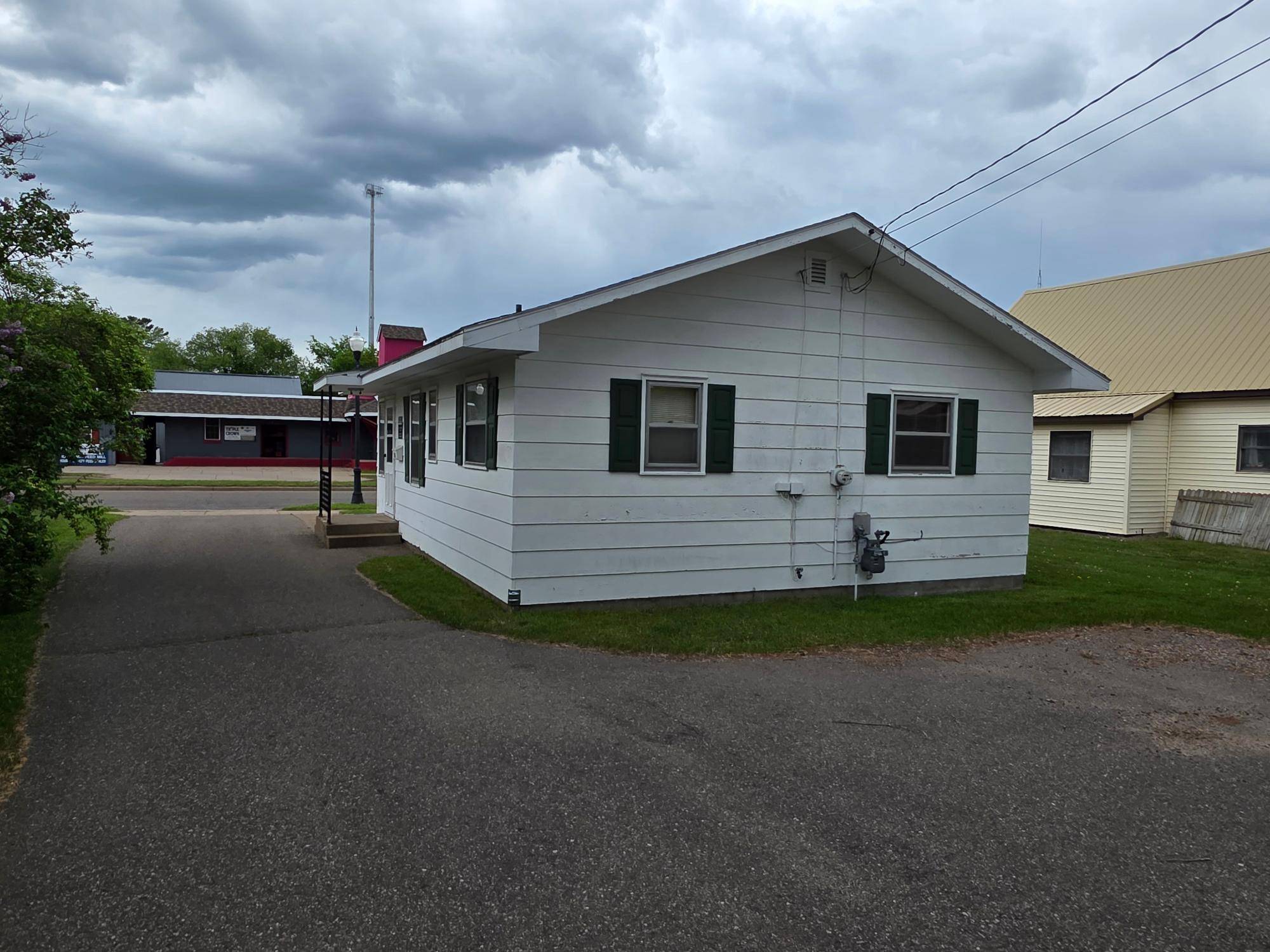 Tomahawk, WI 54487,217 TOMAHAWK AVE S
