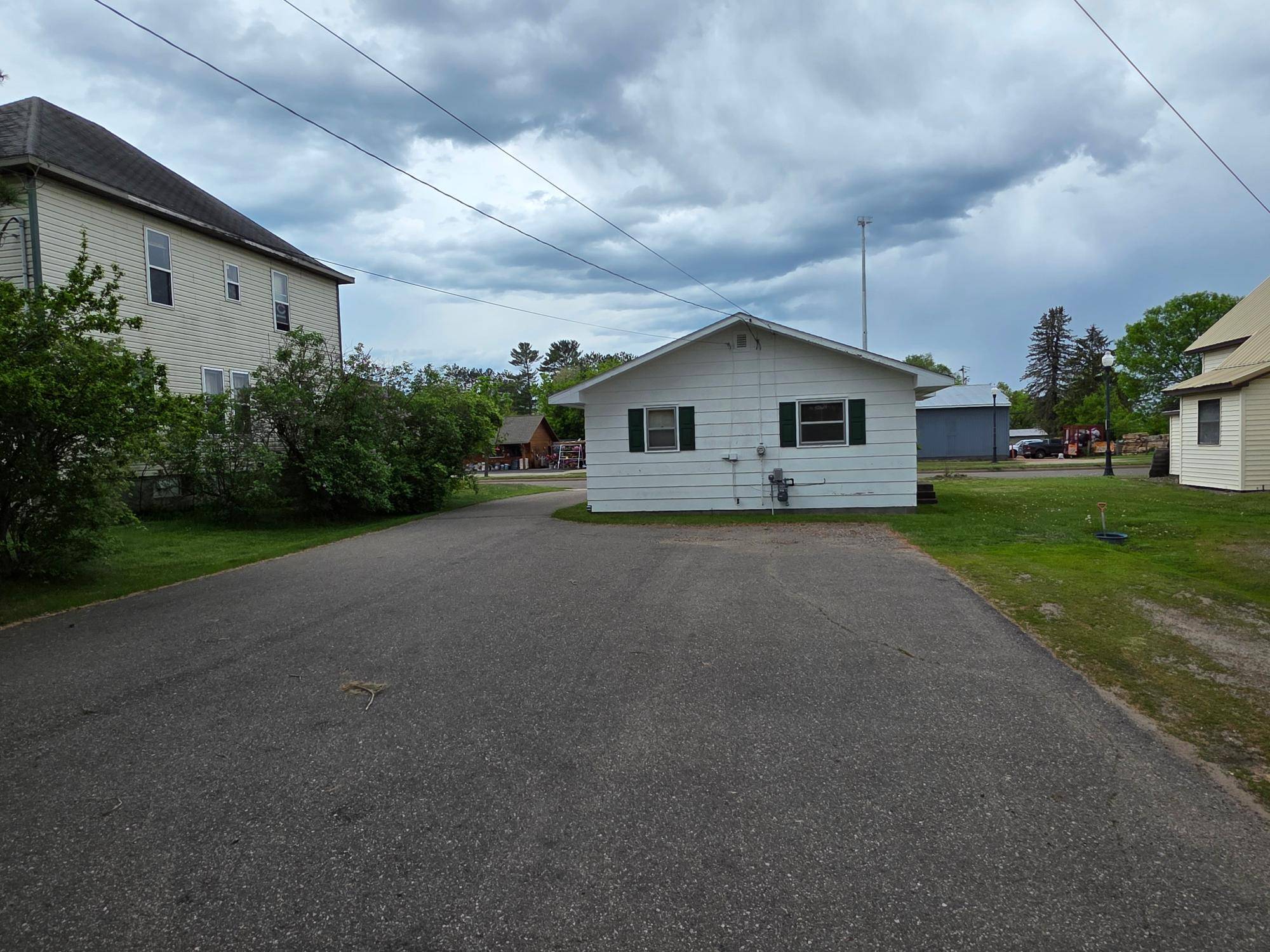 Tomahawk, WI 54487,217 TOMAHAWK AVE S