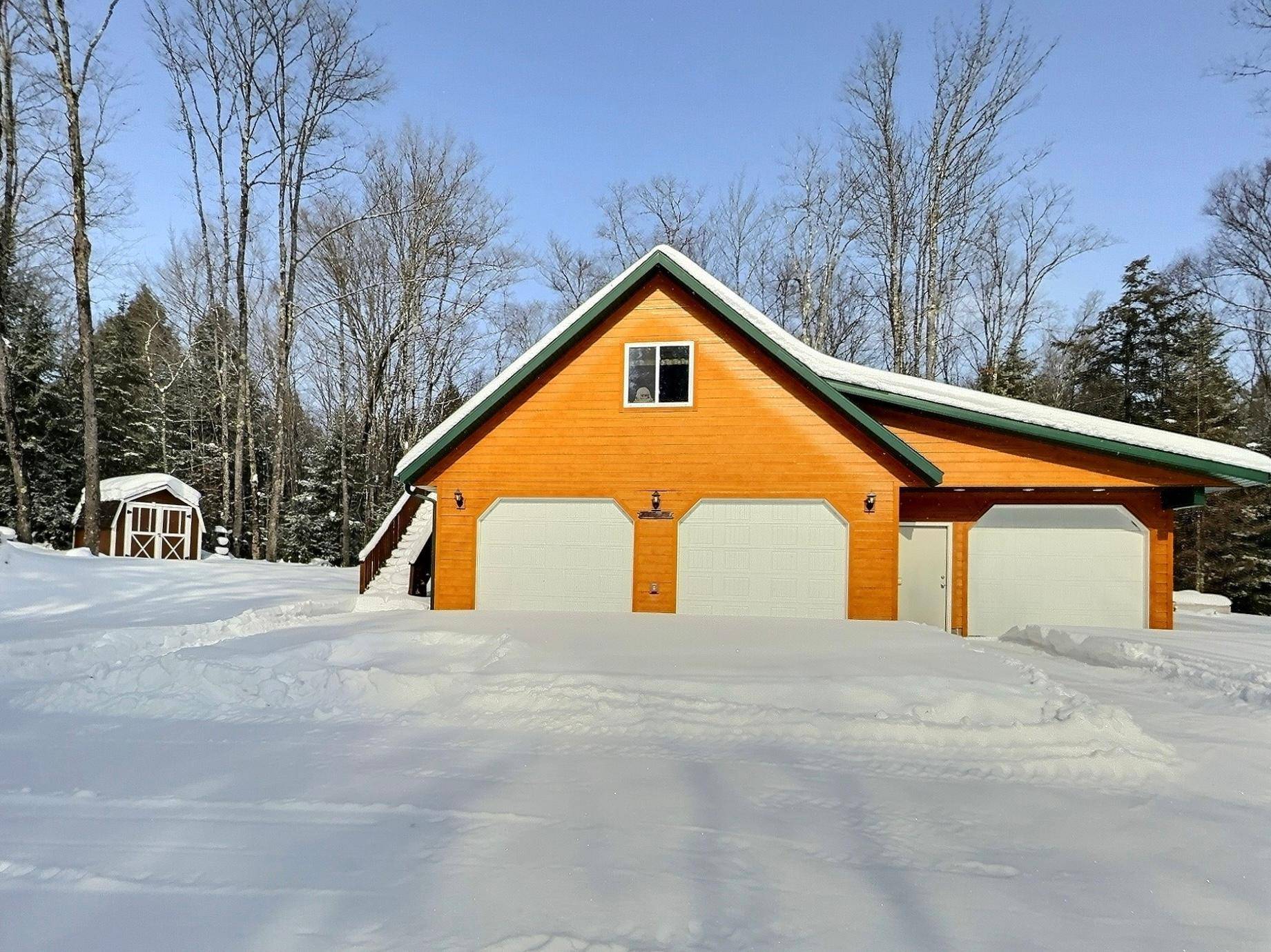 Watersmeet, MI 49969,330 SWAN DR