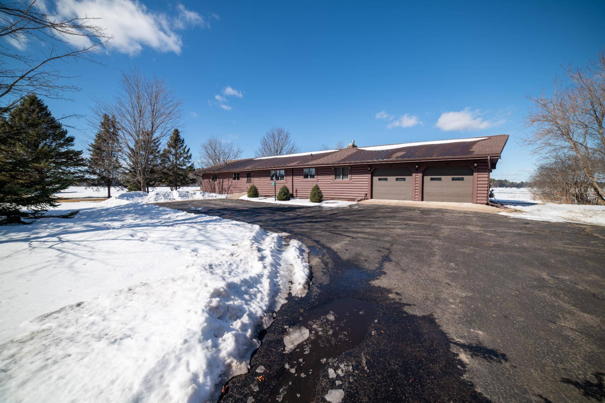 Rhinelander, WI 54501,533 LAKE SHORE DR