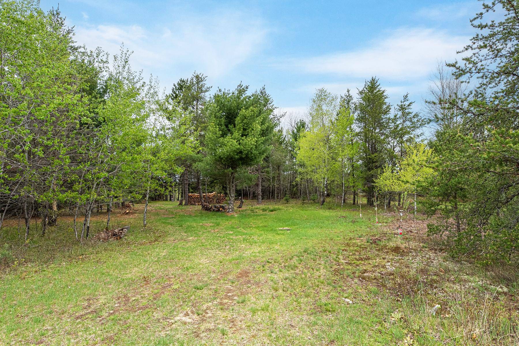 Eagle River, WI 54521,611 DYER FARM RD