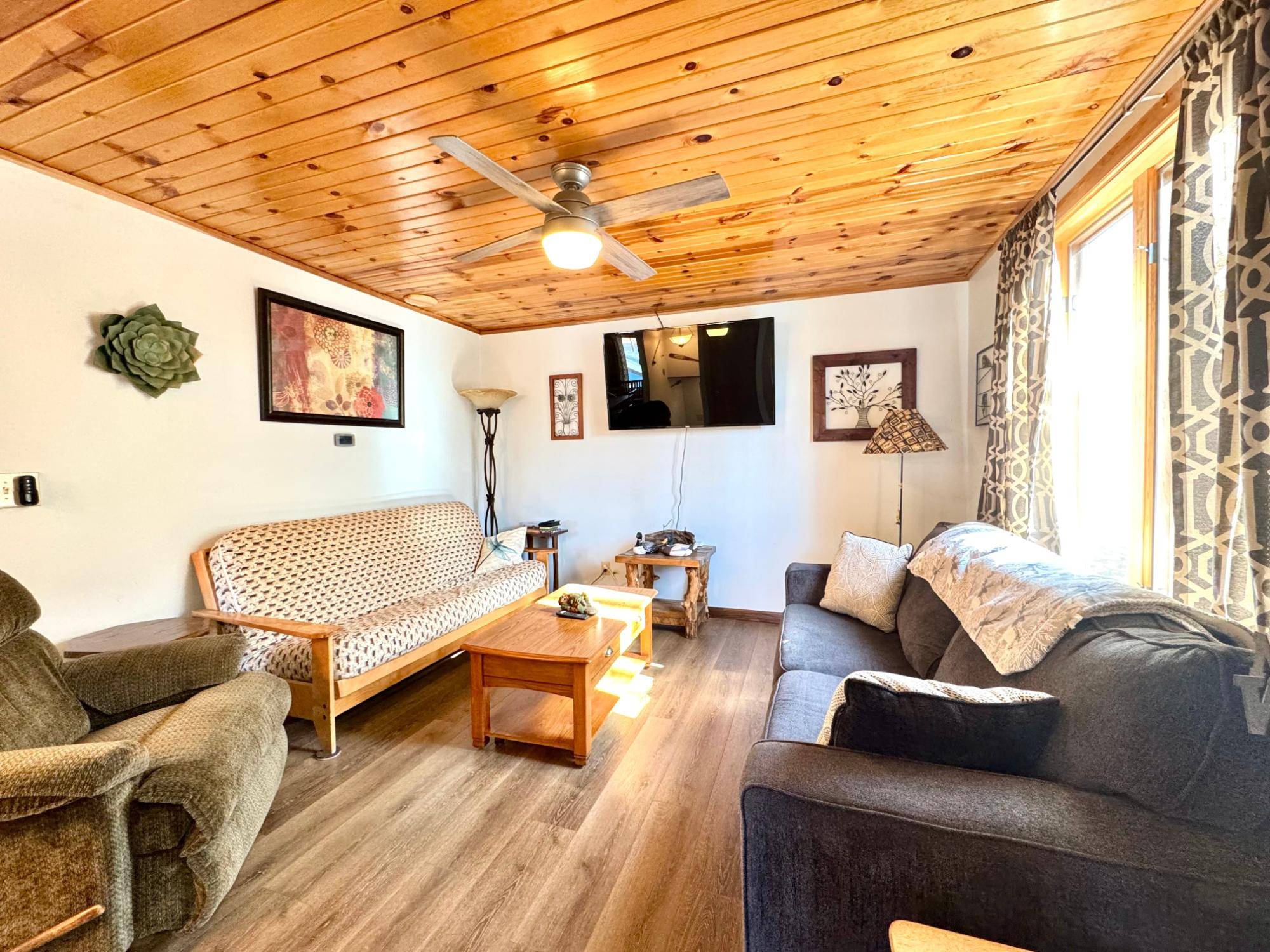 Minocqua, WI 54548,8446 MAST DR
