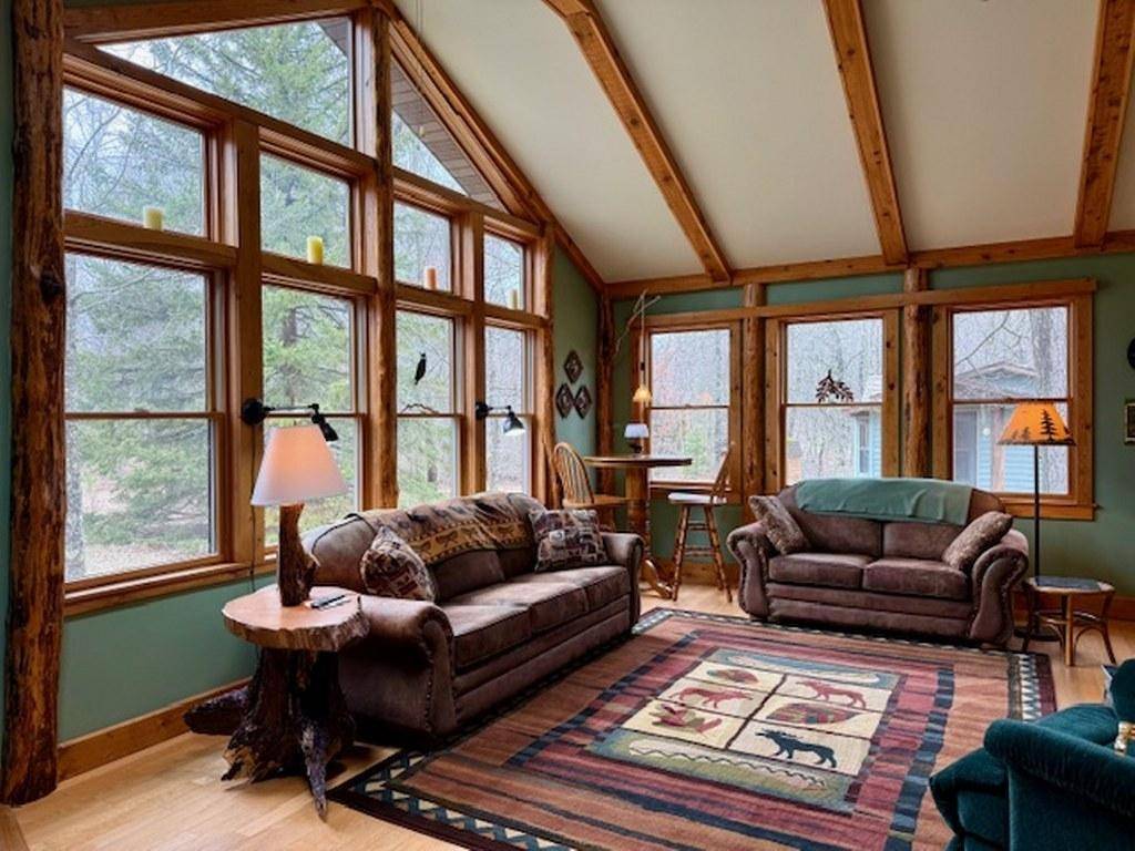 Crivitz, WI 54114,16372 MARTIN LN