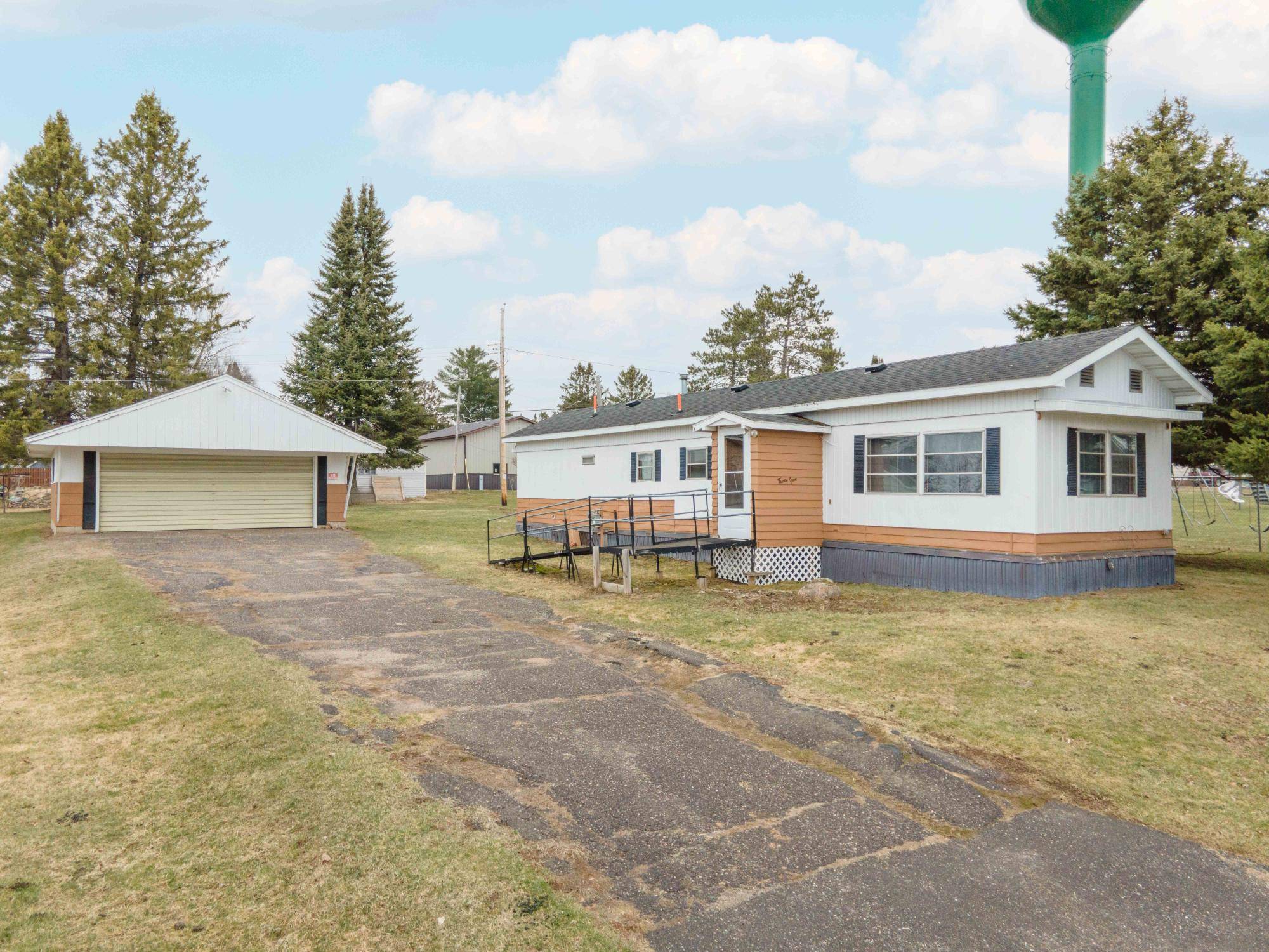 MI 49927,35 OAKWOOD AVE
