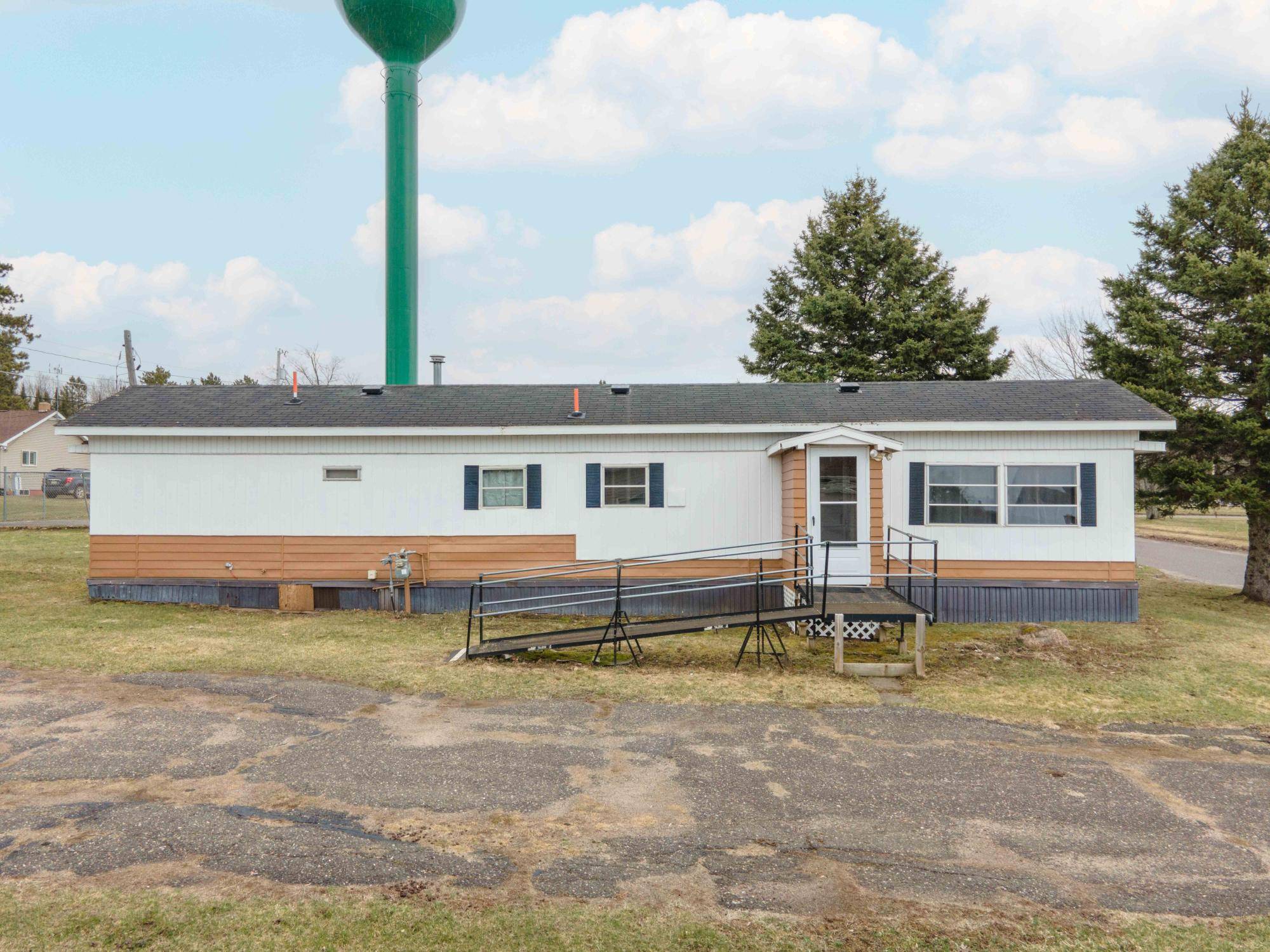 MI 49927,35 OAKWOOD AVE