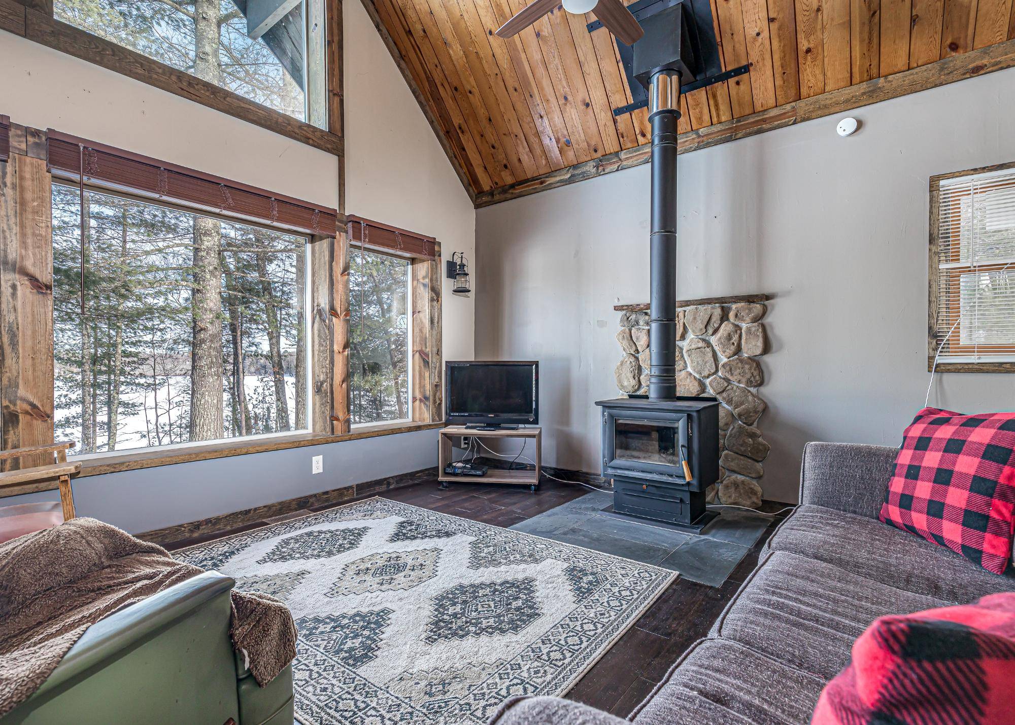 Woodruff, WI 54568,11364 UPPER BAY LN