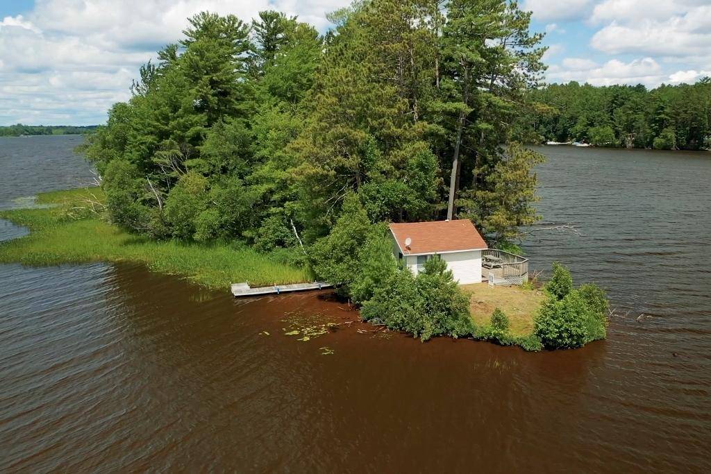 Tomahawk, WI 54487,100 CHICAGO IS