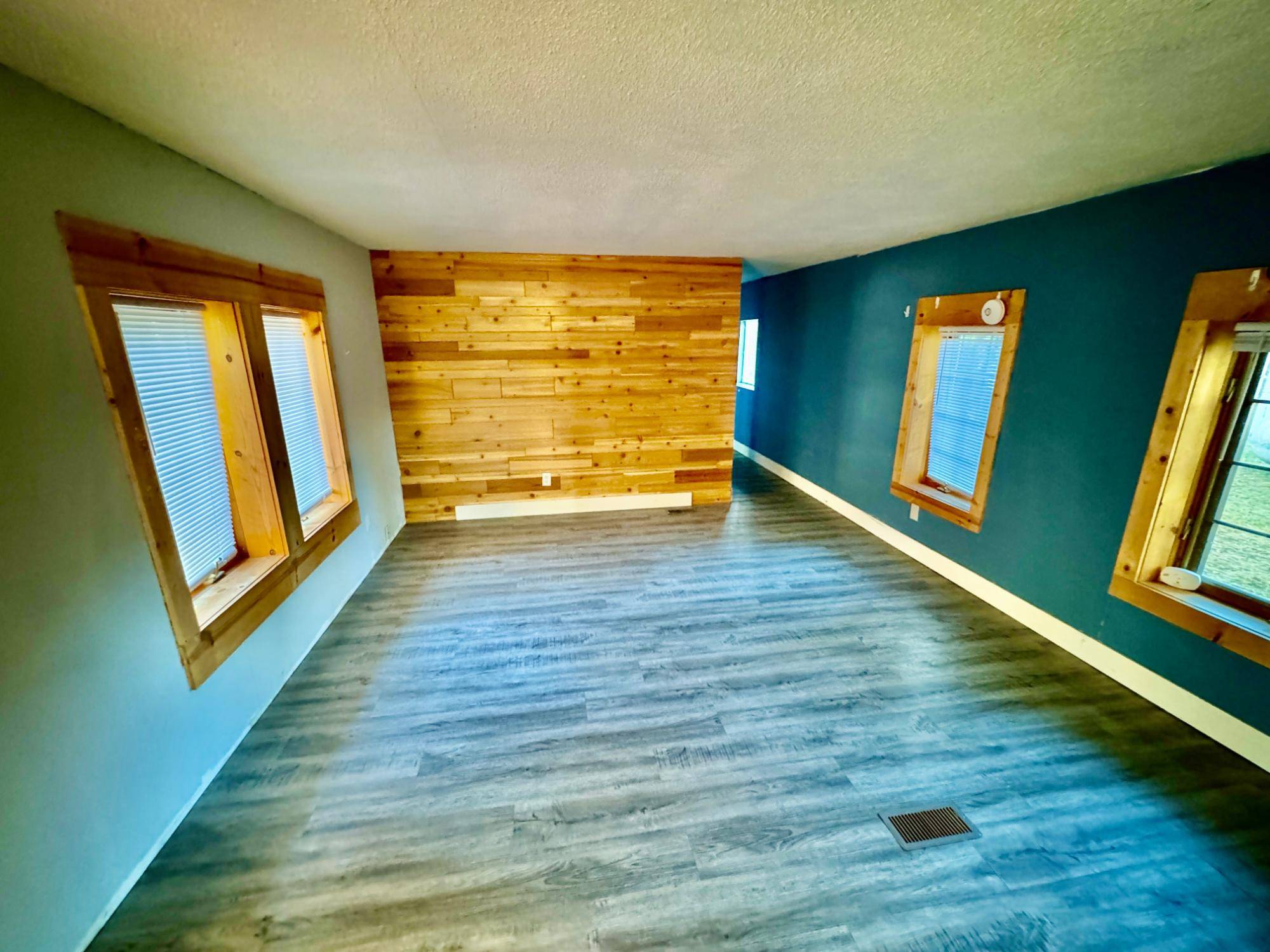 Eagle River, WI 54521,8785 PENINSULA RD