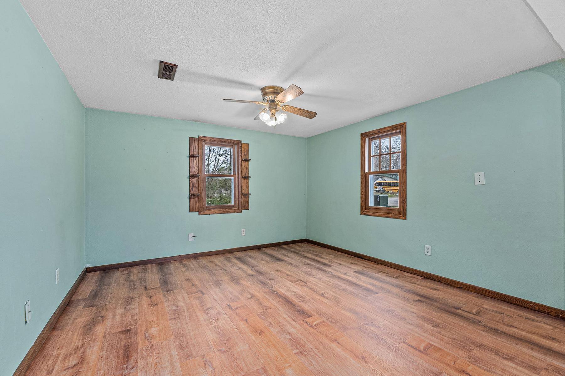 Rhinelander, WI 54501,1002 ECHO LN