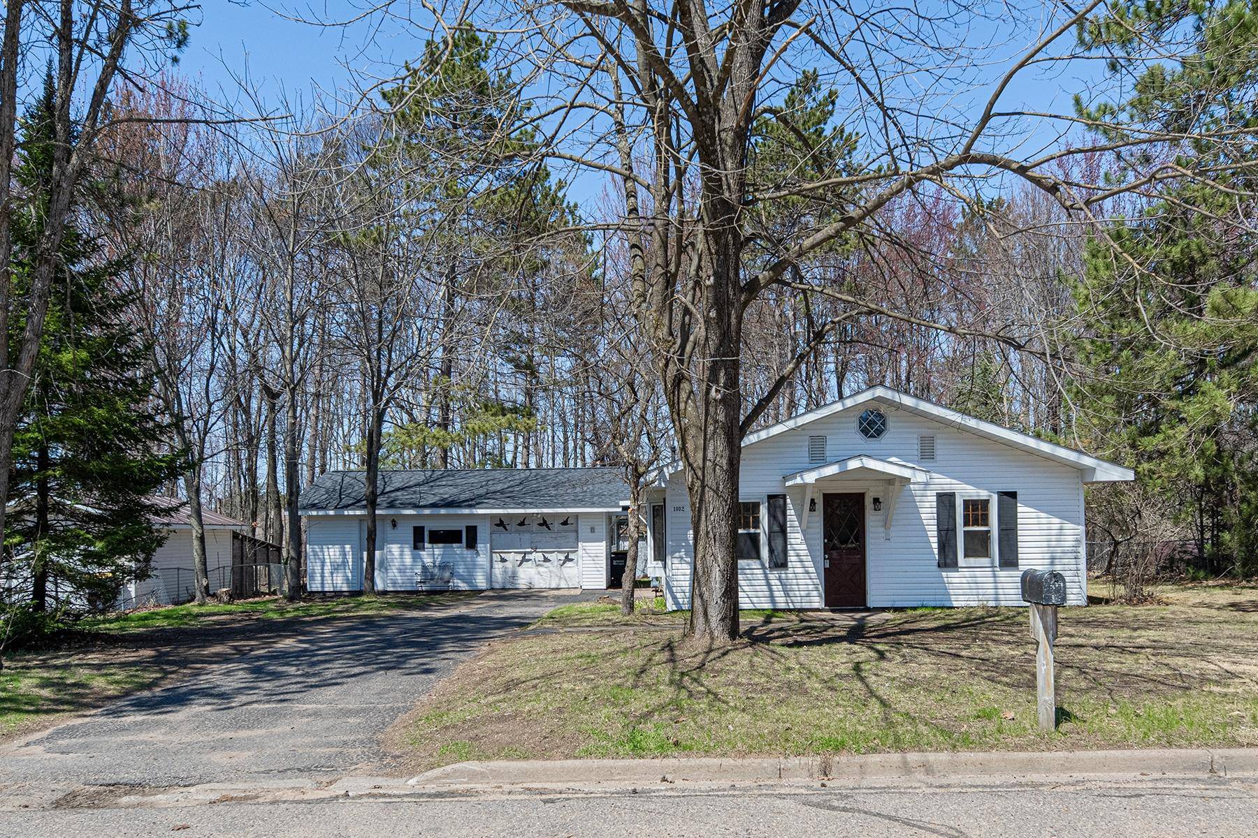 Rhinelander, WI 54501,1002 ECHO LN