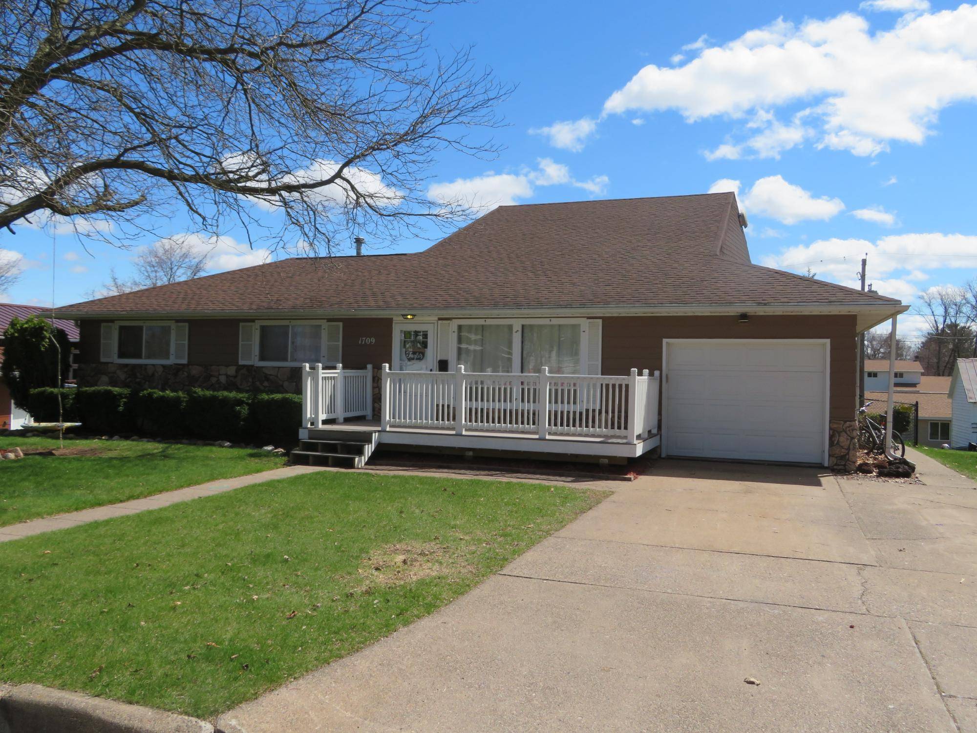 Merrill, WI 54452,1709 8TH ST E