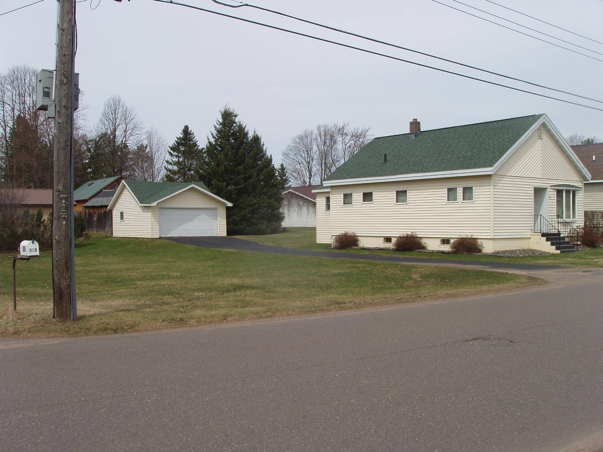 Park Falls, WI 54552,853 SAUNDERS AVE