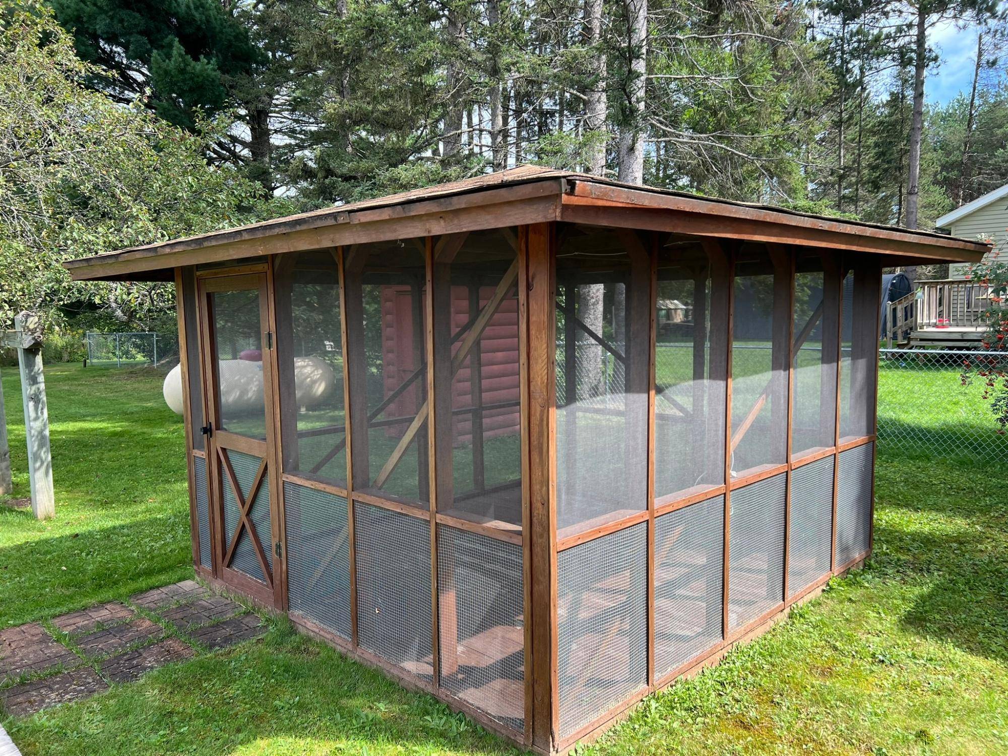 Iron River, MI 49935,1012 HIAWATHA RD W