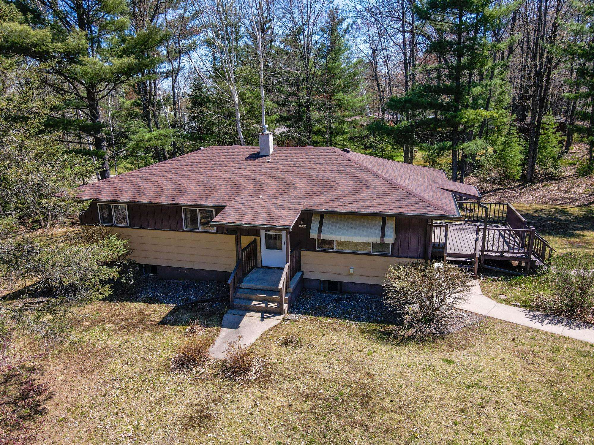 Rhinelander, WI 54501,1718 MENOMINEE DR