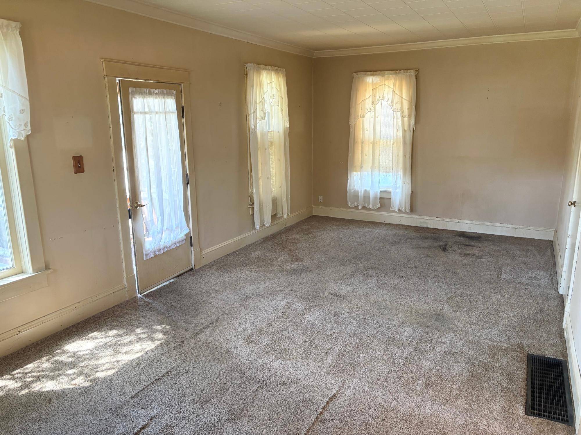 Merrill, WI 54452,504 4TH ST E