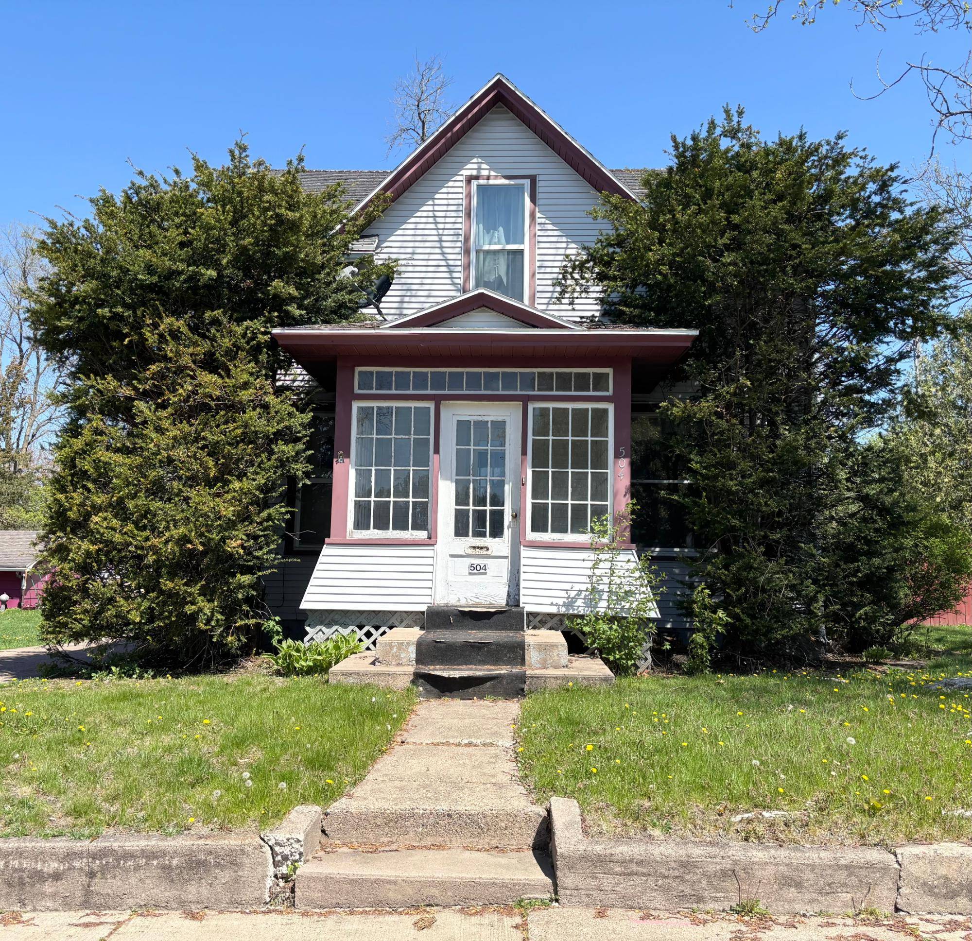 Merrill, WI 54452,504 4TH ST E