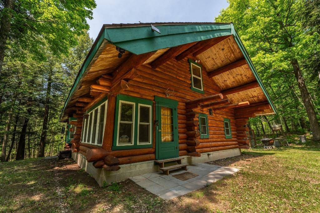 Silver Cliff, WI 54104,N12203 BEAR CAVE RD