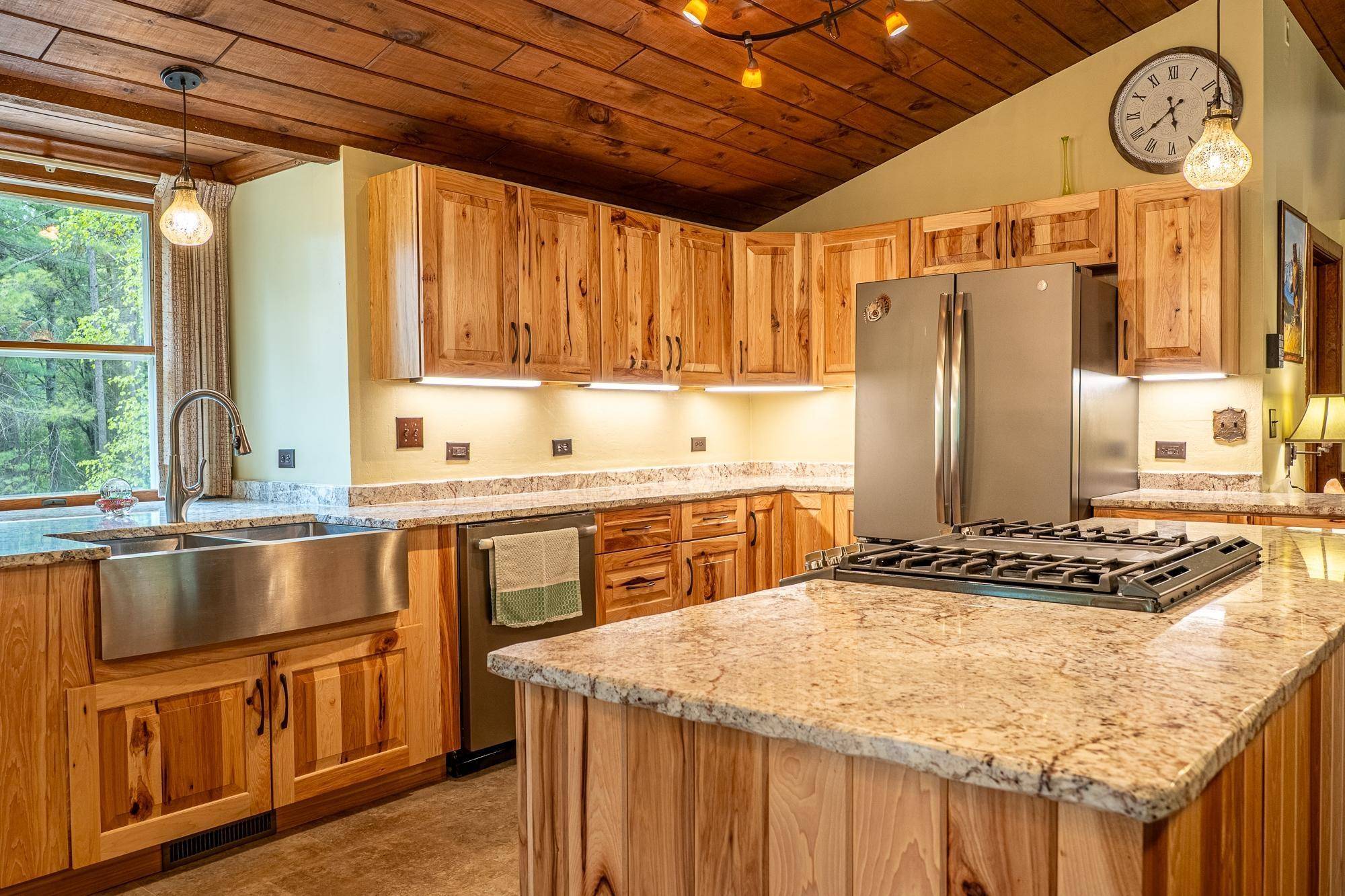 Eagle River, WI 54521,5181 HIDEAWAY DR