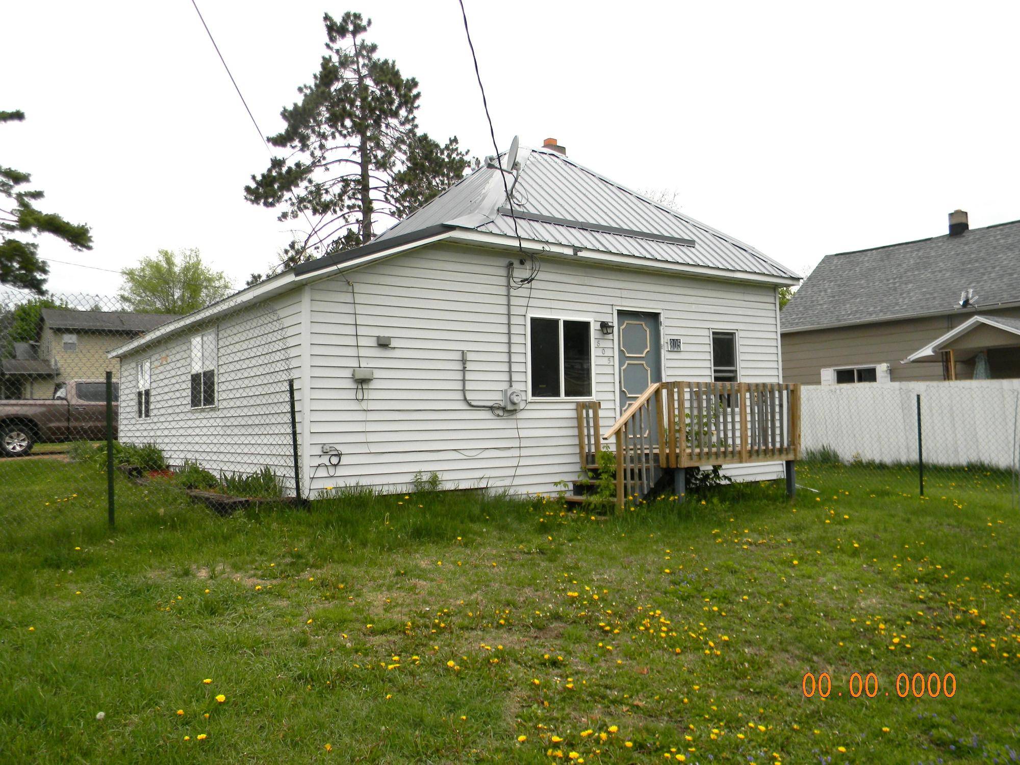 Mattoon, WI 54450,805 5TH ST